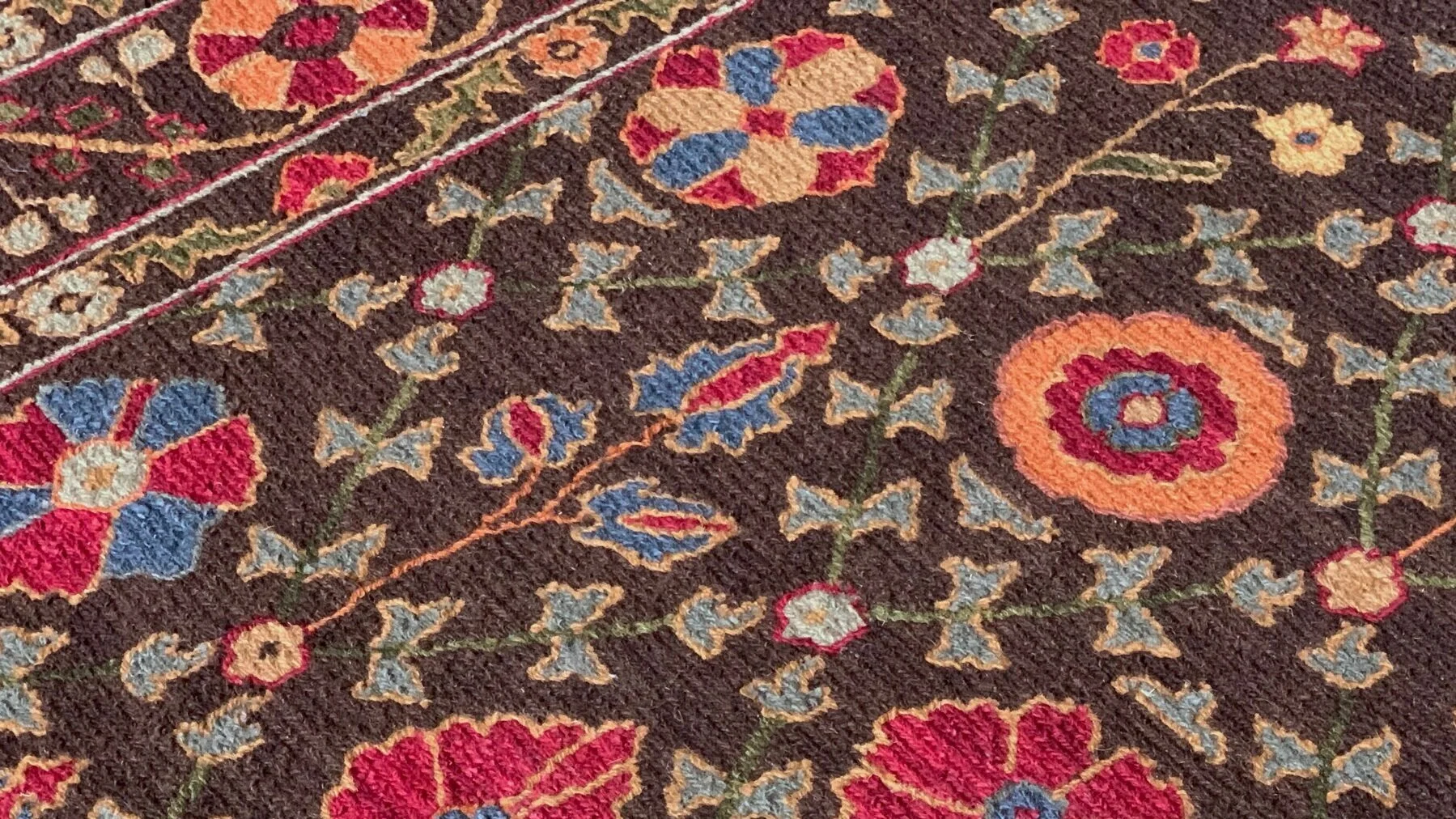 suzani04-web-closeup2-2020.jpg