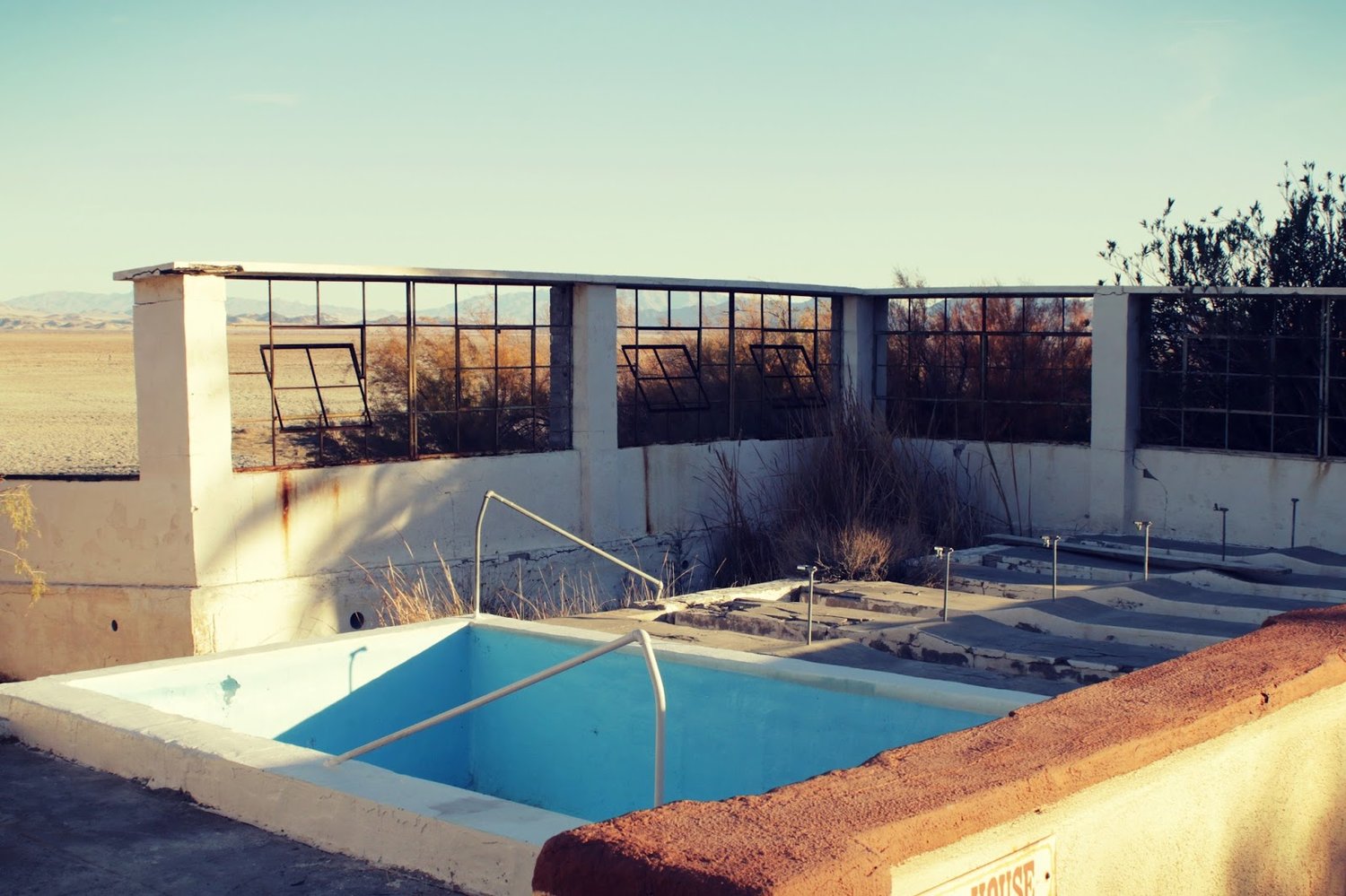 Zzyzx+pool.jpg