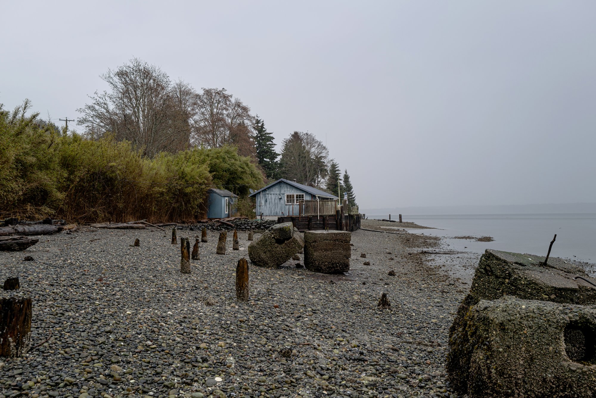 Crow Beach house, Vashon Island.
King County, Puget Sound. Washington.

1610, 022325

See more, link in bio.