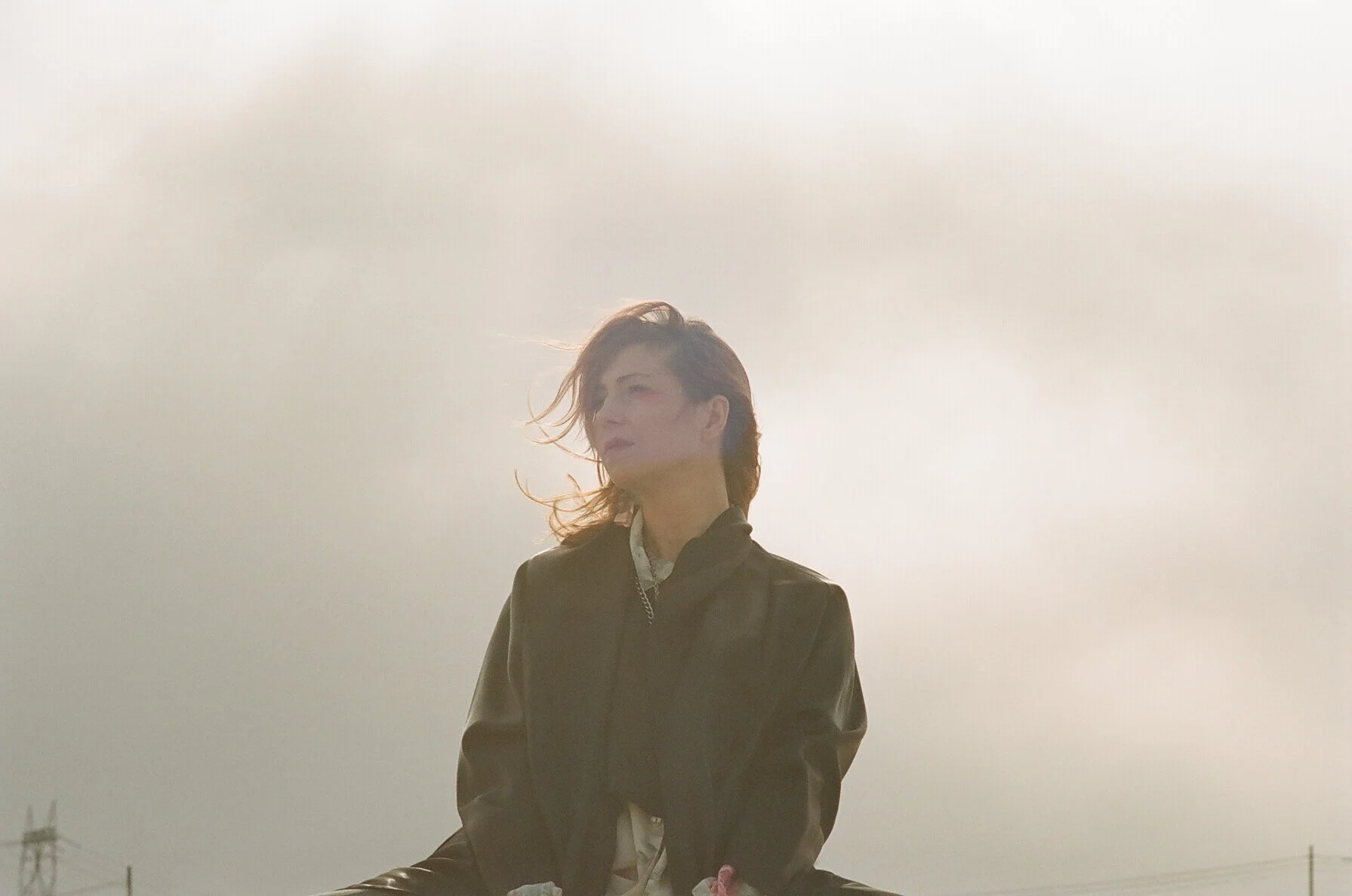 Jess Cornelius releases new single and debut album "Distance"