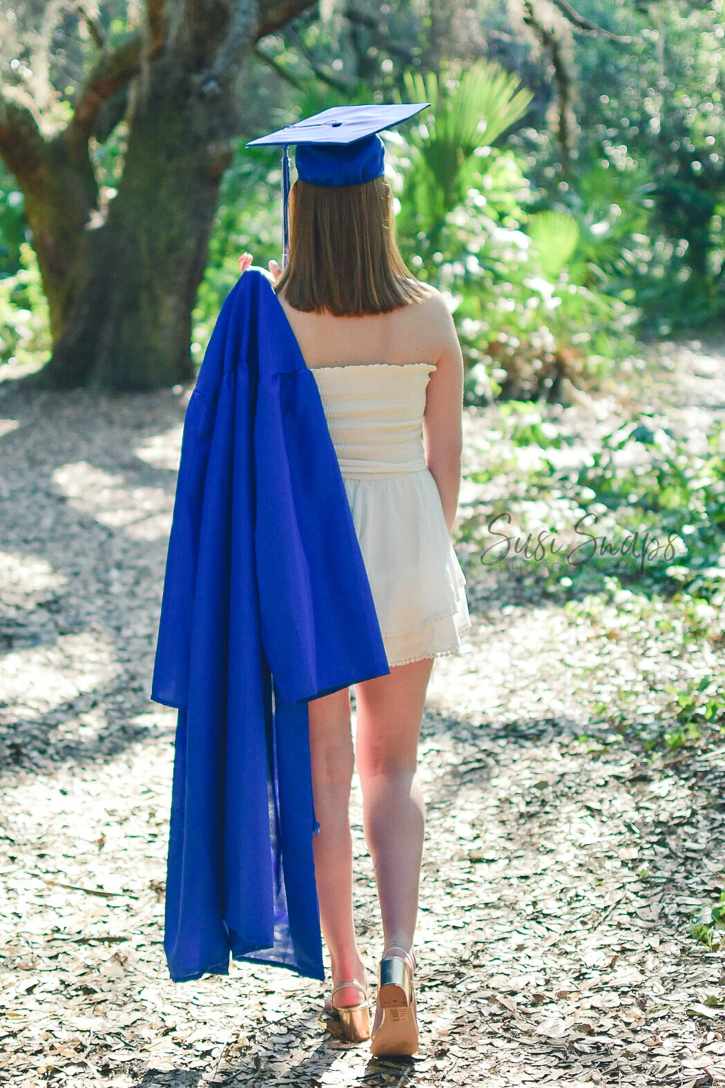 ash cap and gown-6.JPG