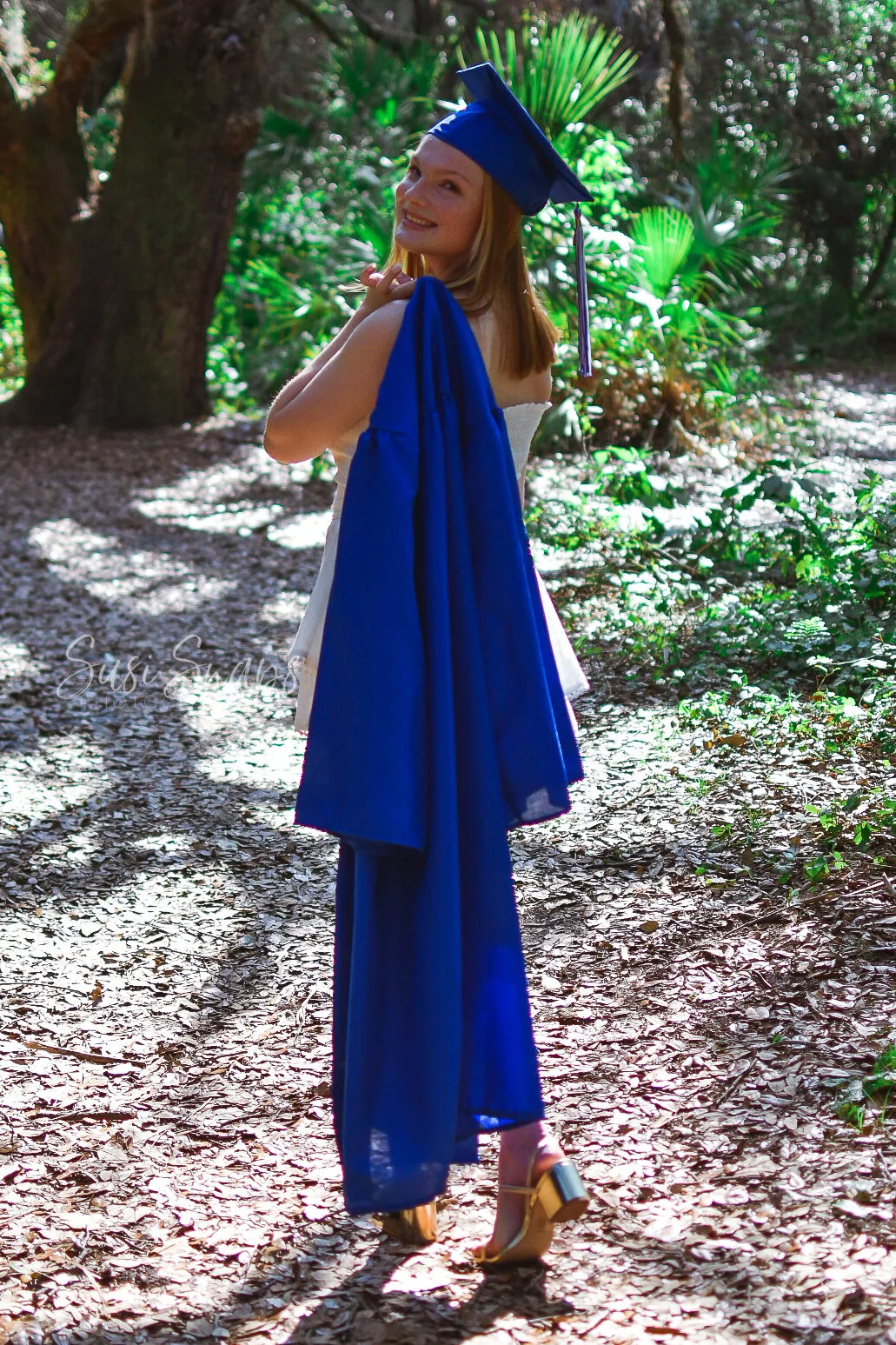 ash cap and gown-7.JPG