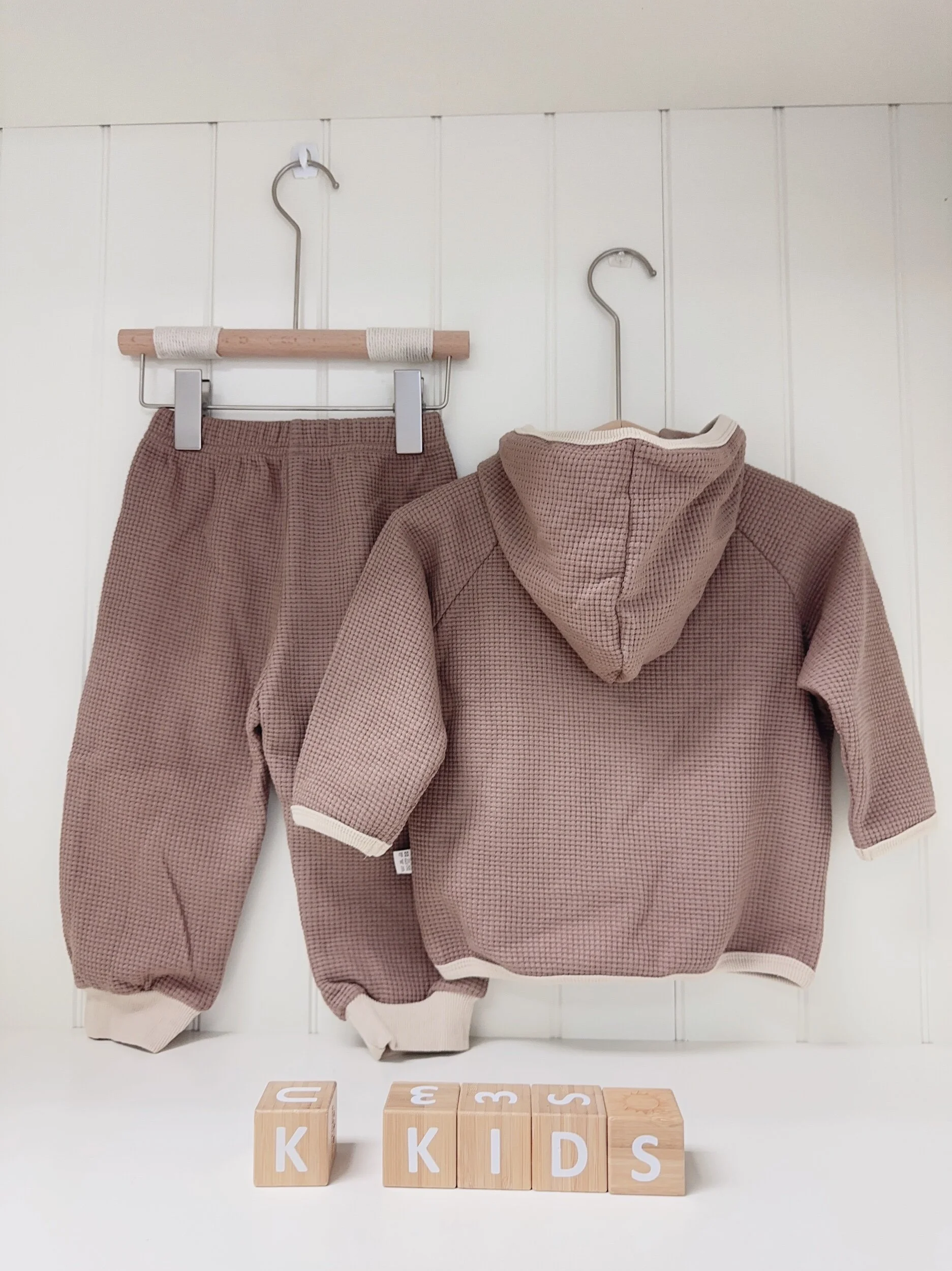 803E9E9C-216C-458A-B39C-F610E66AACF1