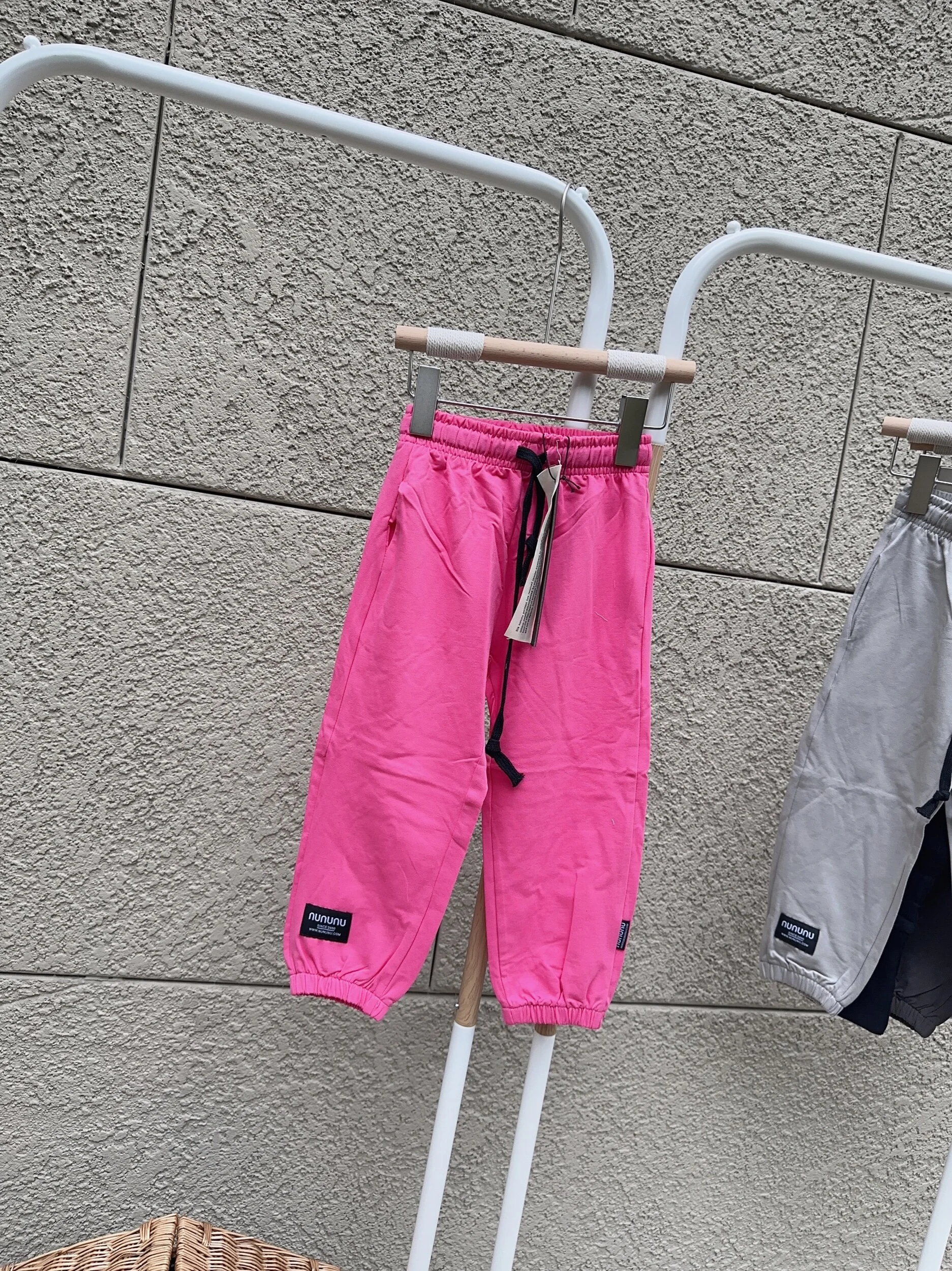 8DD436C9-4856-4095-AF59-07CEE61D6B2B