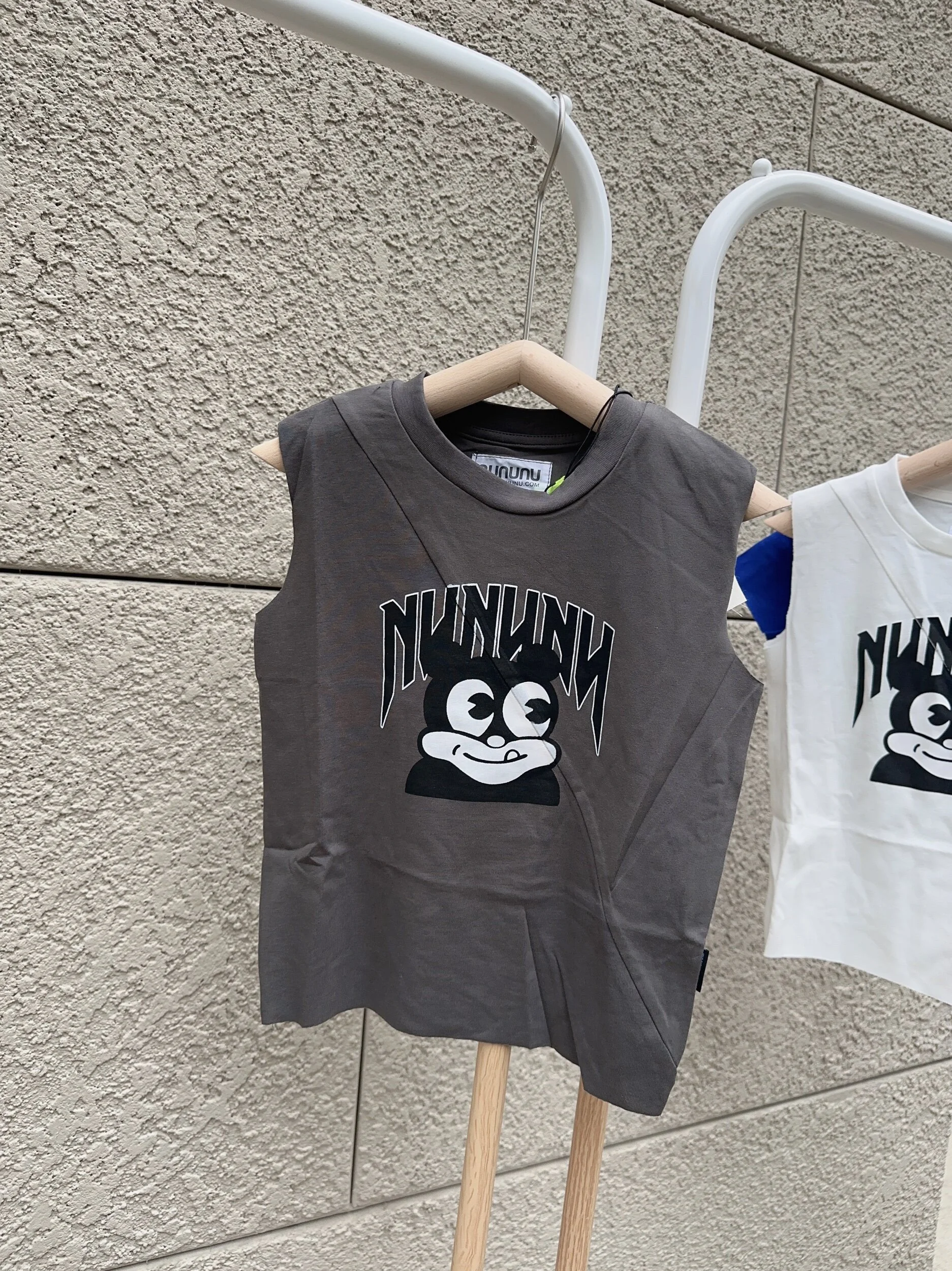 FB85CD04-4FD6-45BA-B598-767BBE09C7C9