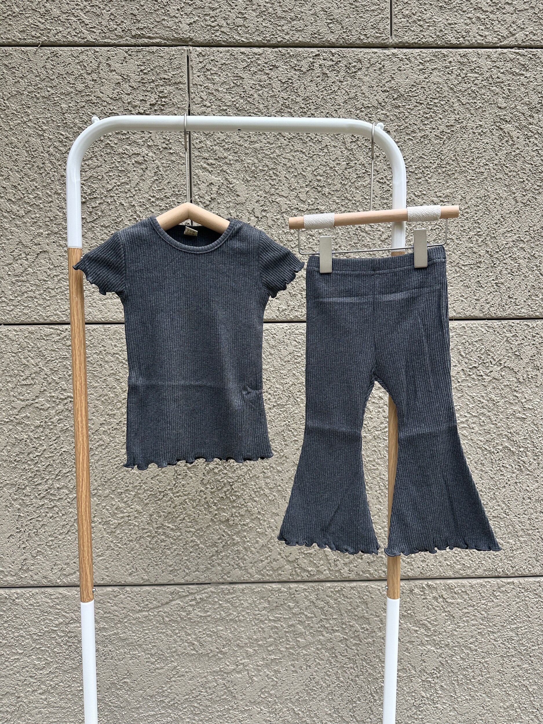 1D082F57-6ABE-4827-9C9D-2BB204080DAA