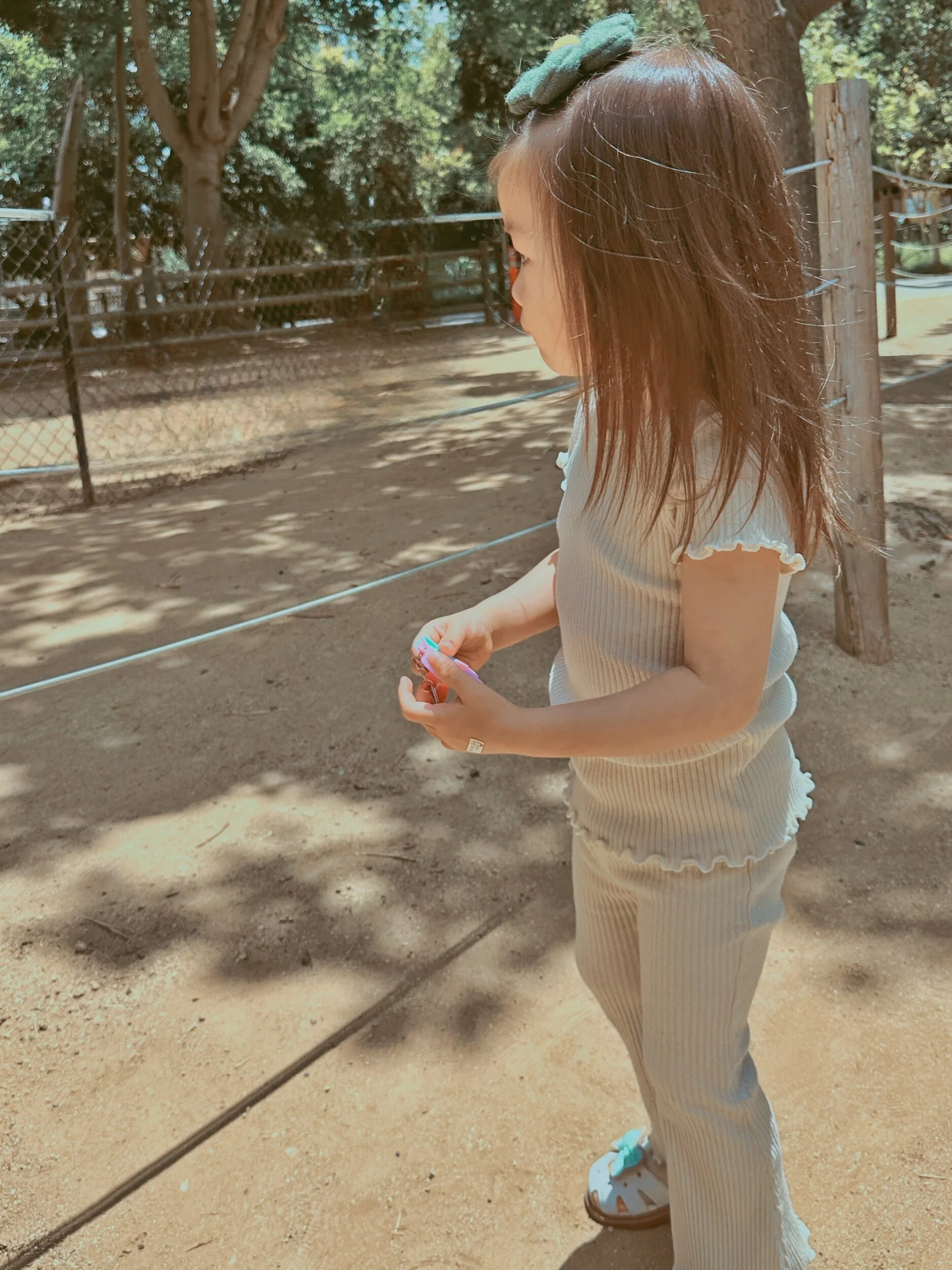 186C3E9F-E73B-480D-BBB5-9A0C1BABC33A