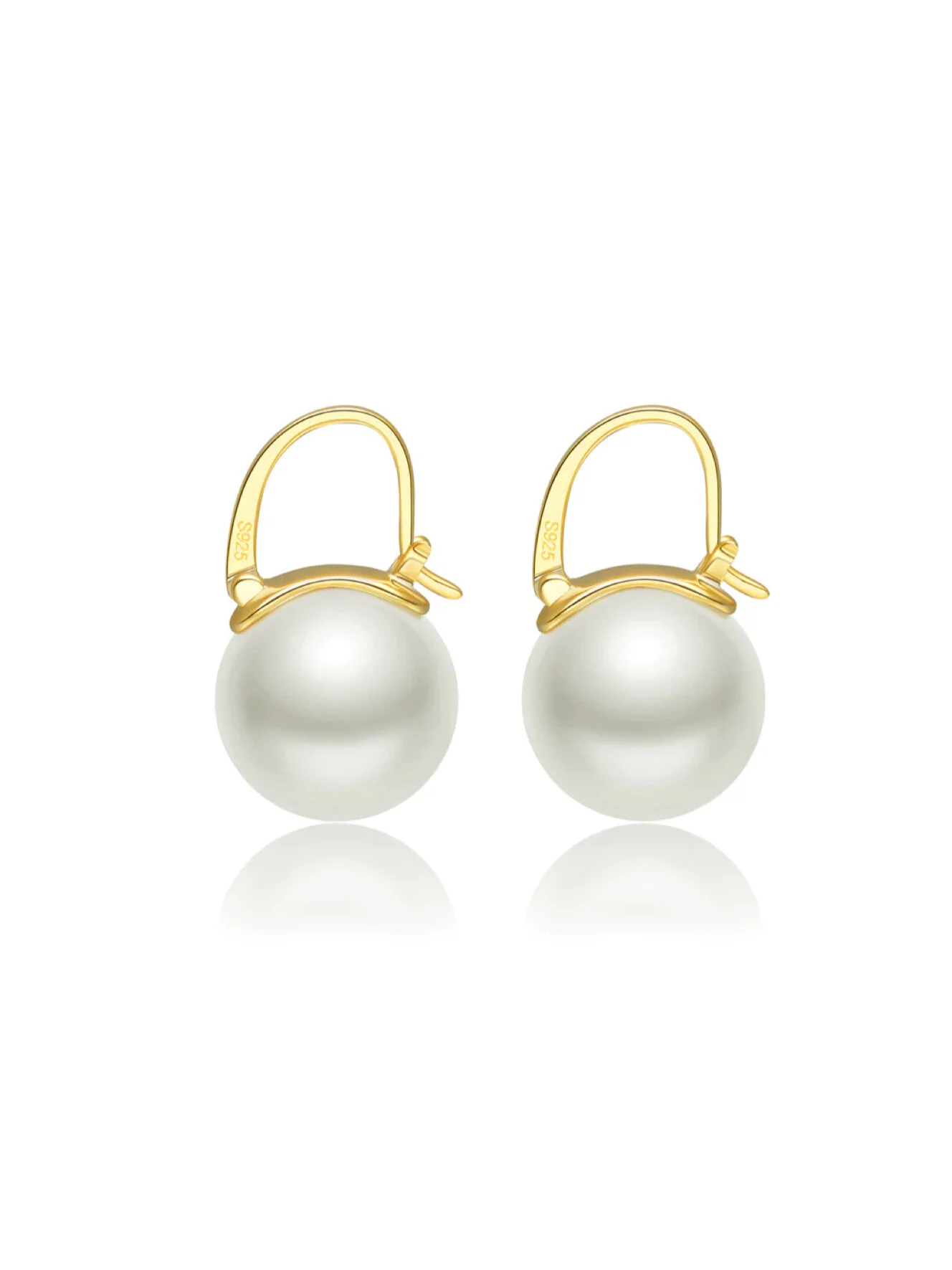 8706A5B8-01E5-41B3-9E04-499596E9BC9E