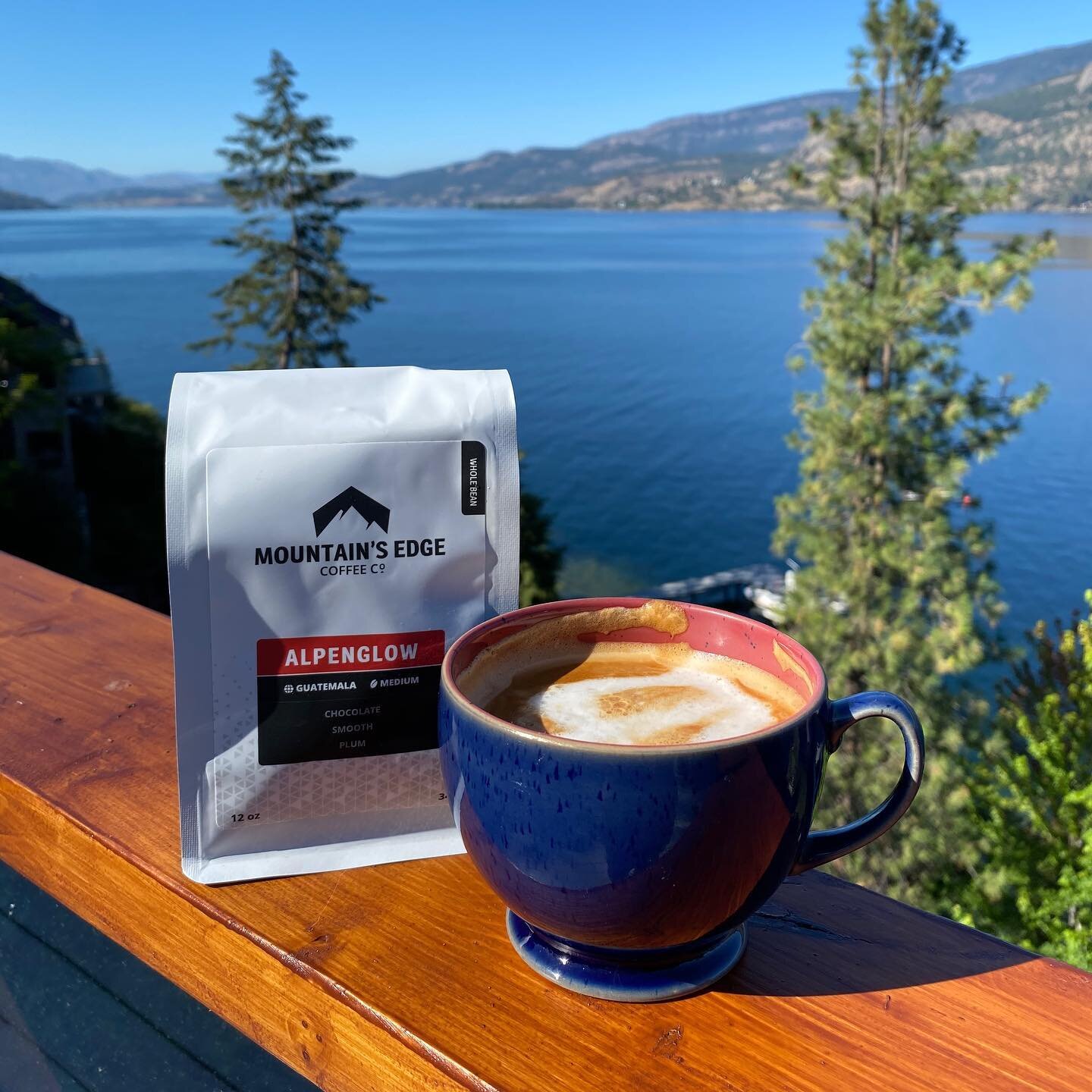 Life is better at the lake... 
Especially when you add coffee ☕️ 

#summervacation
#mountainsedge
#butfirstcoffee
#idreamofcoffee