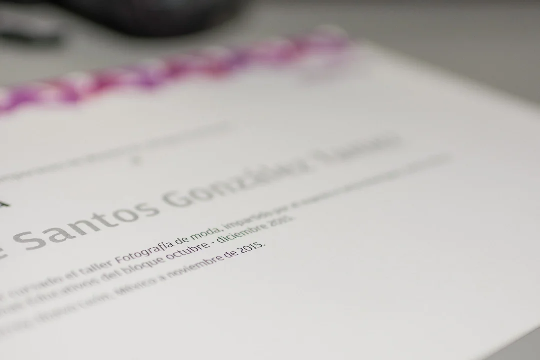 Diploma de Santos González por taller de fotografía de moda