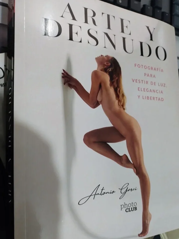Portada del libro Arte y Desnudo de Antonio Garci sobre fotografía artística