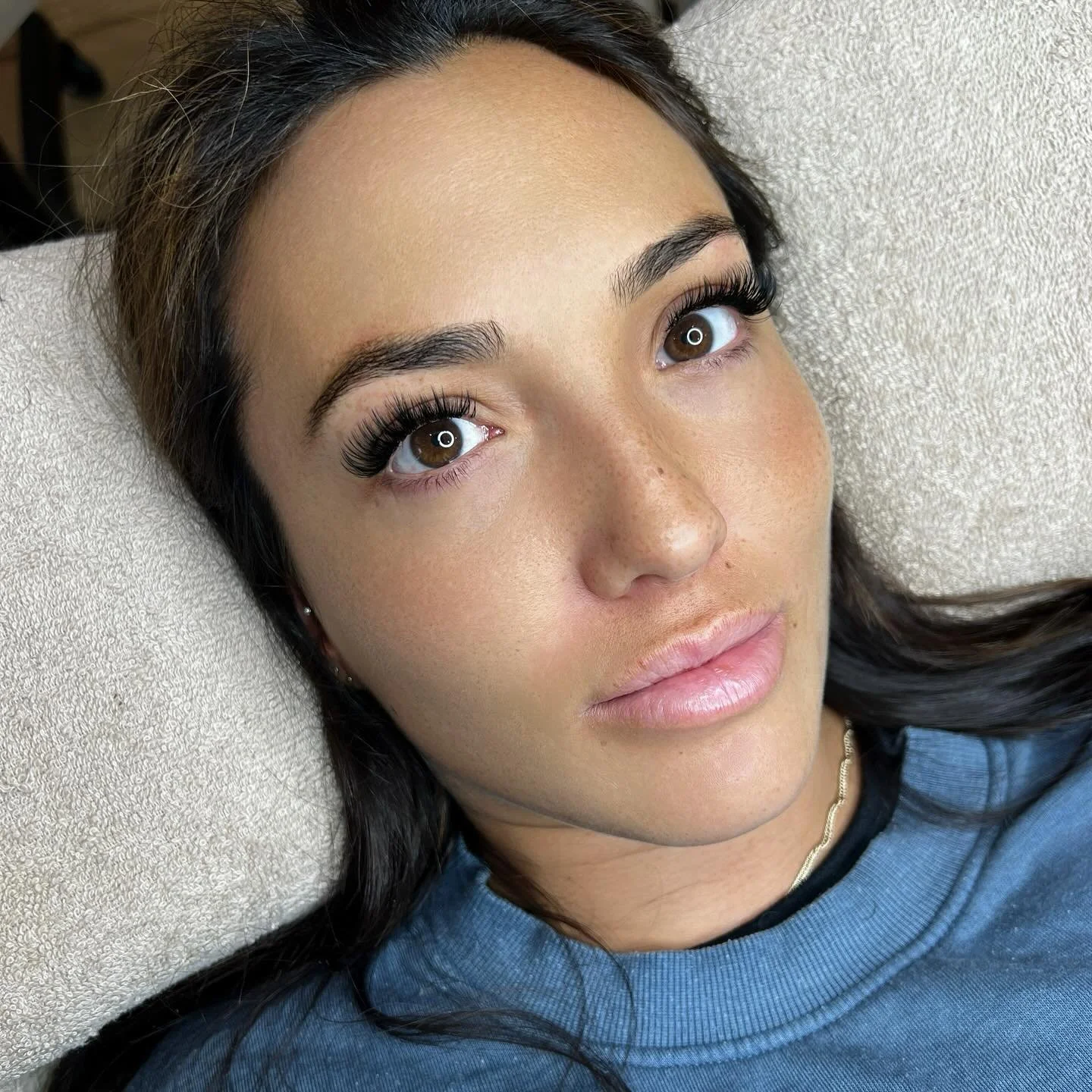 𝙷𝚢𝚋𝚛𝚒𝚍 𝚌𝚕𝚊𝚜𝚜𝚒𝚌 𝚆𝚎𝚝 𝚕𝚘𝚘𝚔 🥵

A mix of every style in one for a textured, full and customised look. 

How much: $185
How long: 1 hr and 45 mins (depending on your natural lashes) 
 
Hit save 🫶🏼