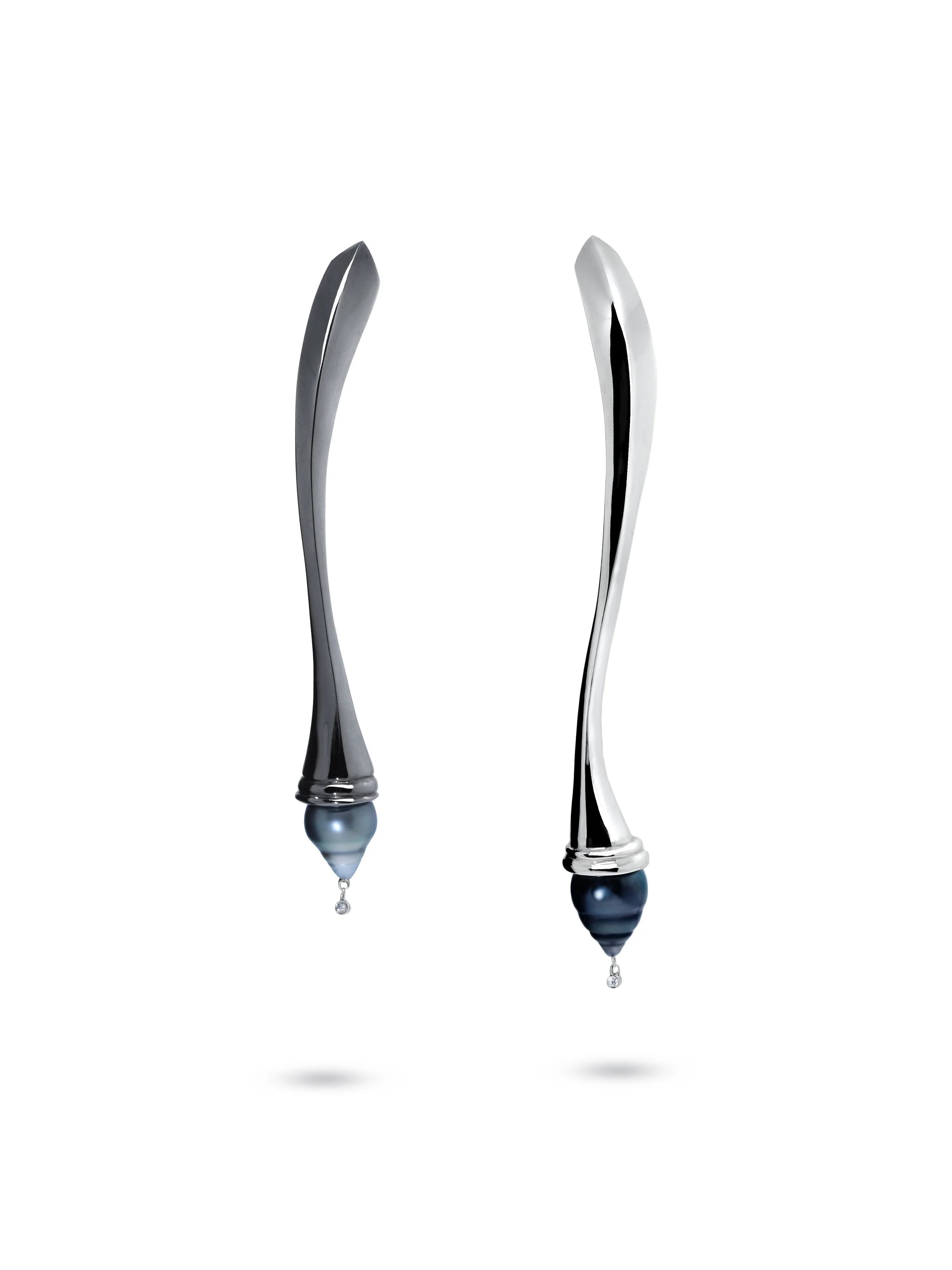 charlotte-garnett-ebb-flow-long-statement-earrings-silver-gunmetal-tahitian-pearl-pair-level.jpg.jpg