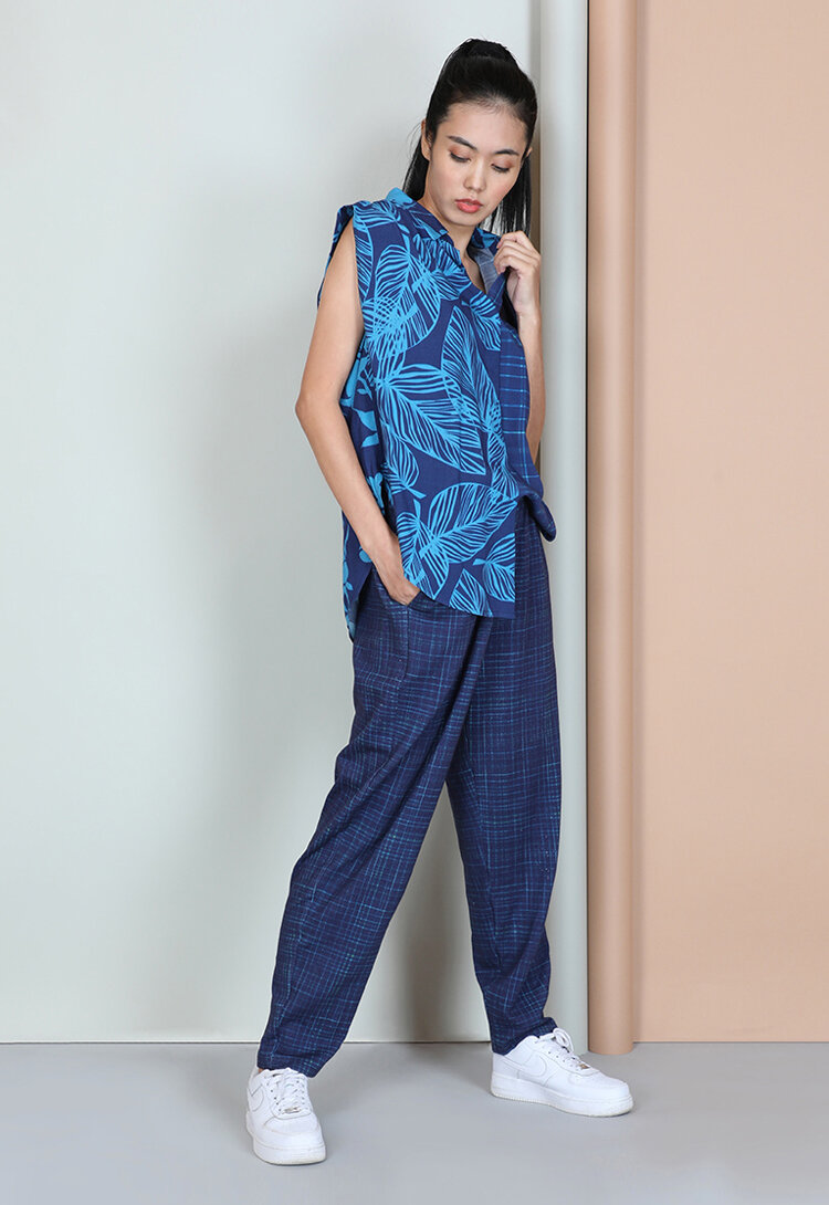 37230 CELESTE SHIRT DP GROUP 2667_SS22 &amp; 92091 GISELLE TAPERED TROUSERS DP 4829 B_SS22