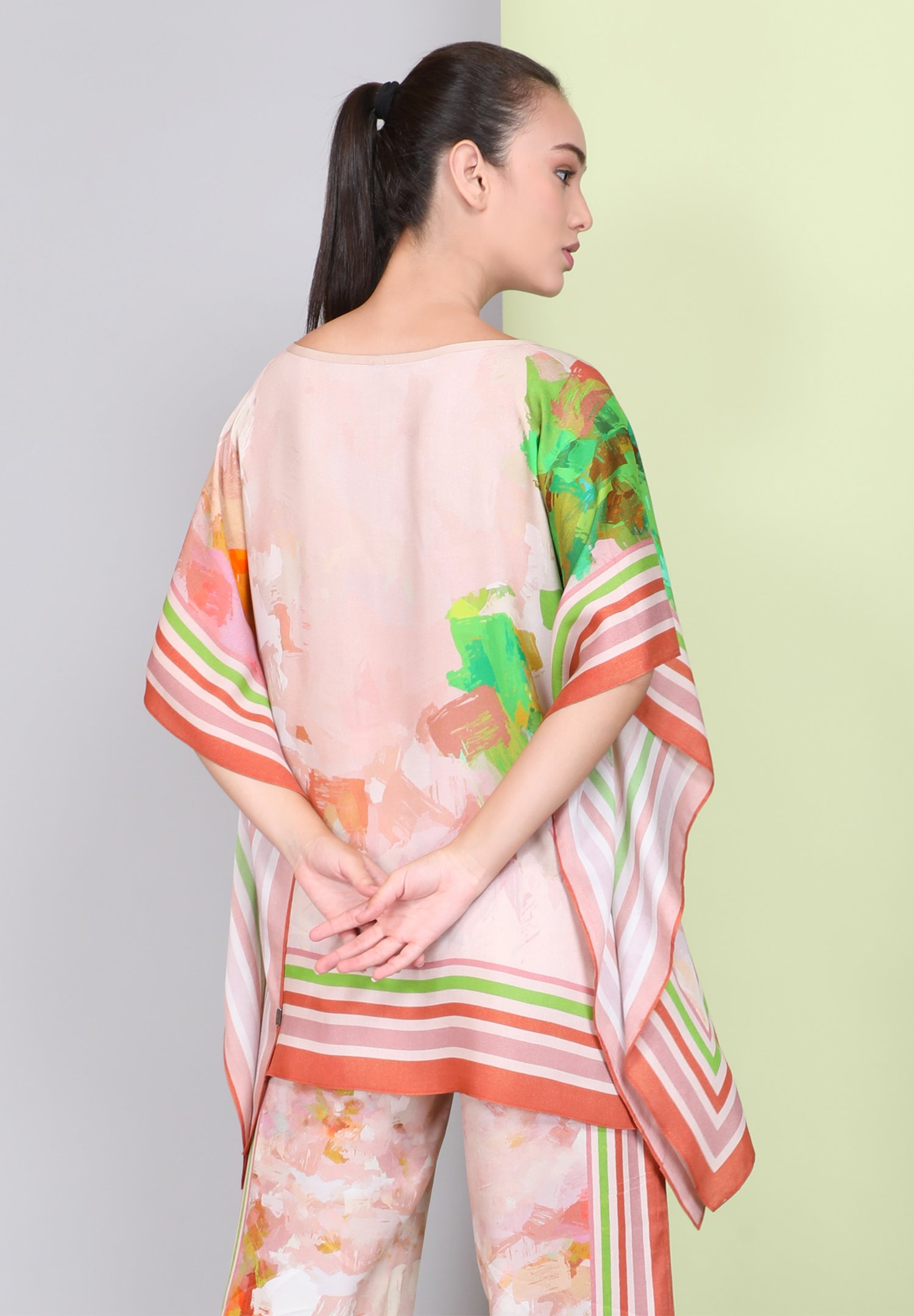 37723 ALEEN MOGA PONCHO DP 6032_SS 23