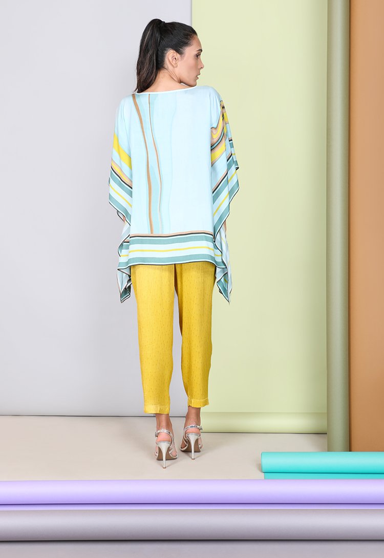 37723 ALEEN MOGA PONCHO DP 6029_SS 23  &amp; 92182 VALEENA TAPERED TROUSERS DP 6109_SS 23