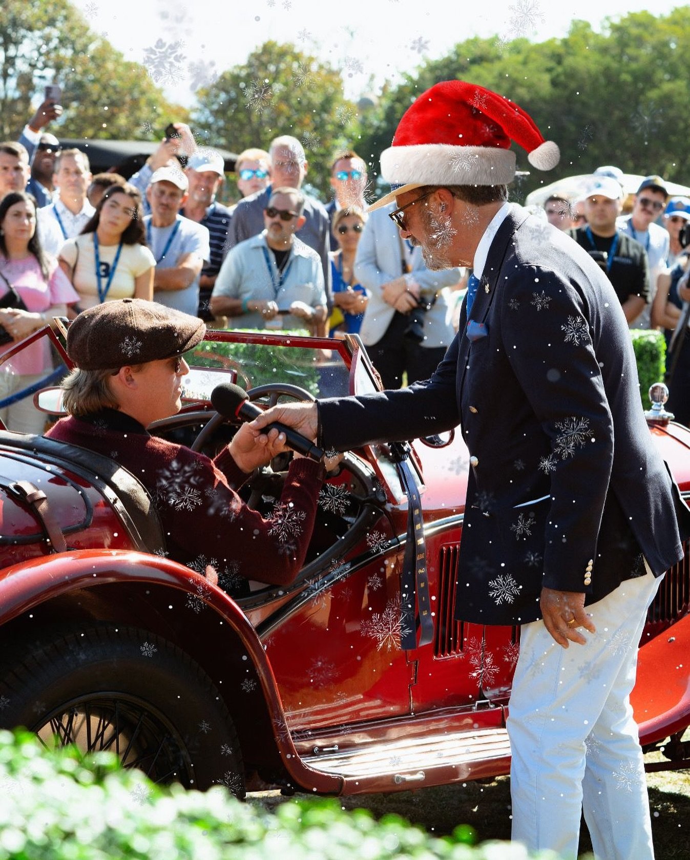 Merry Christmas &amp; Happy Holidays from the Audrain Newport Concours &amp; Motor Week ✨🎄
&bull;
&bull;
#newportri #happyholidays #merrychristmas #community