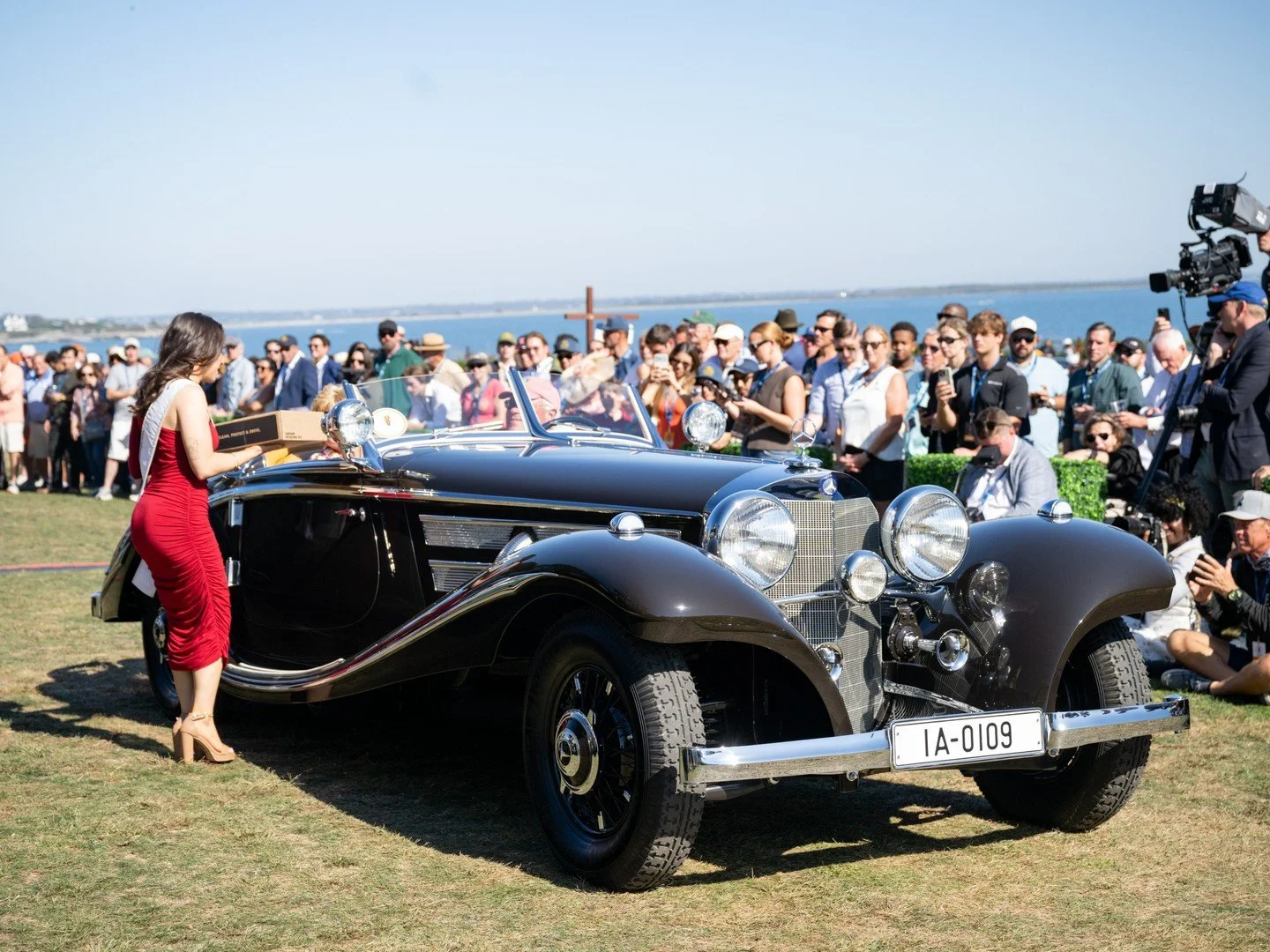 Winning isn't everything...but it sure is pretty great 🏆 

📷  @shootfordetails 
-
-
#ACMW #AudrainConcours #motorweek #newportRI