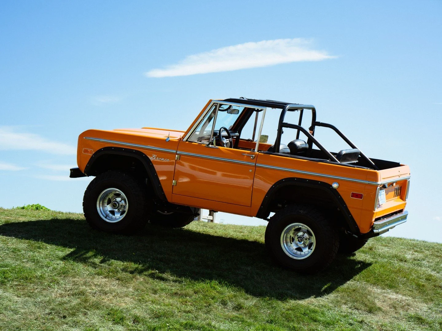 Experience the best food and beverage that Rhode Island and New England have to offer, as well as custom automobile marques, luxury lifestyle brands, new car unveilings, celebrities, and more! ✨  Learn more about the Gathering &amp; purchase tickets 