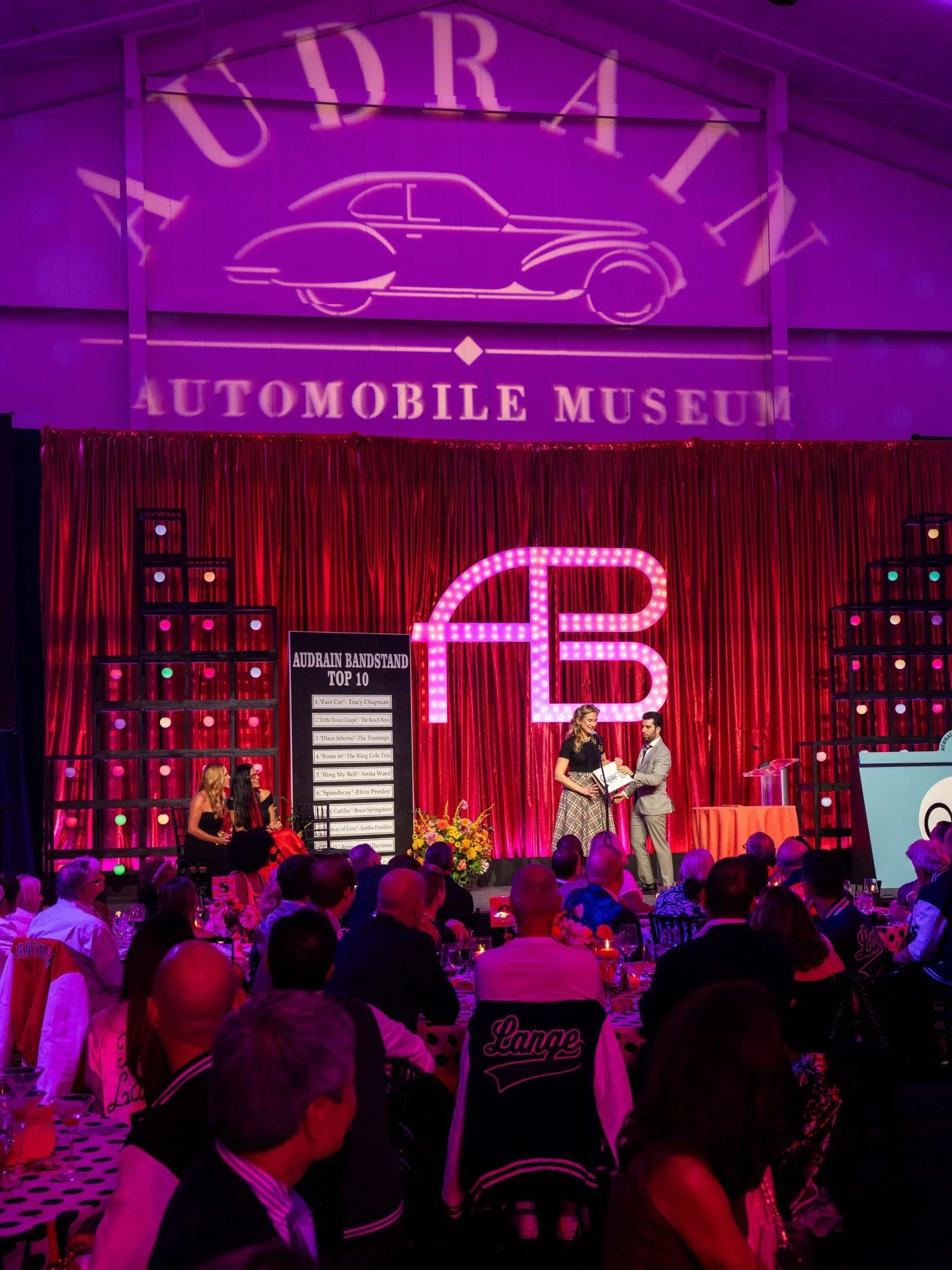 More than just cars! 🎤 Experience seminars, shows, and other lifestyle events at the 2026 Audrain Newport Concours &amp; Motor Week 

🔗 Click the link in bio to learn more!
-
-
#standup #rhodeisland #jayleno #lifestyle