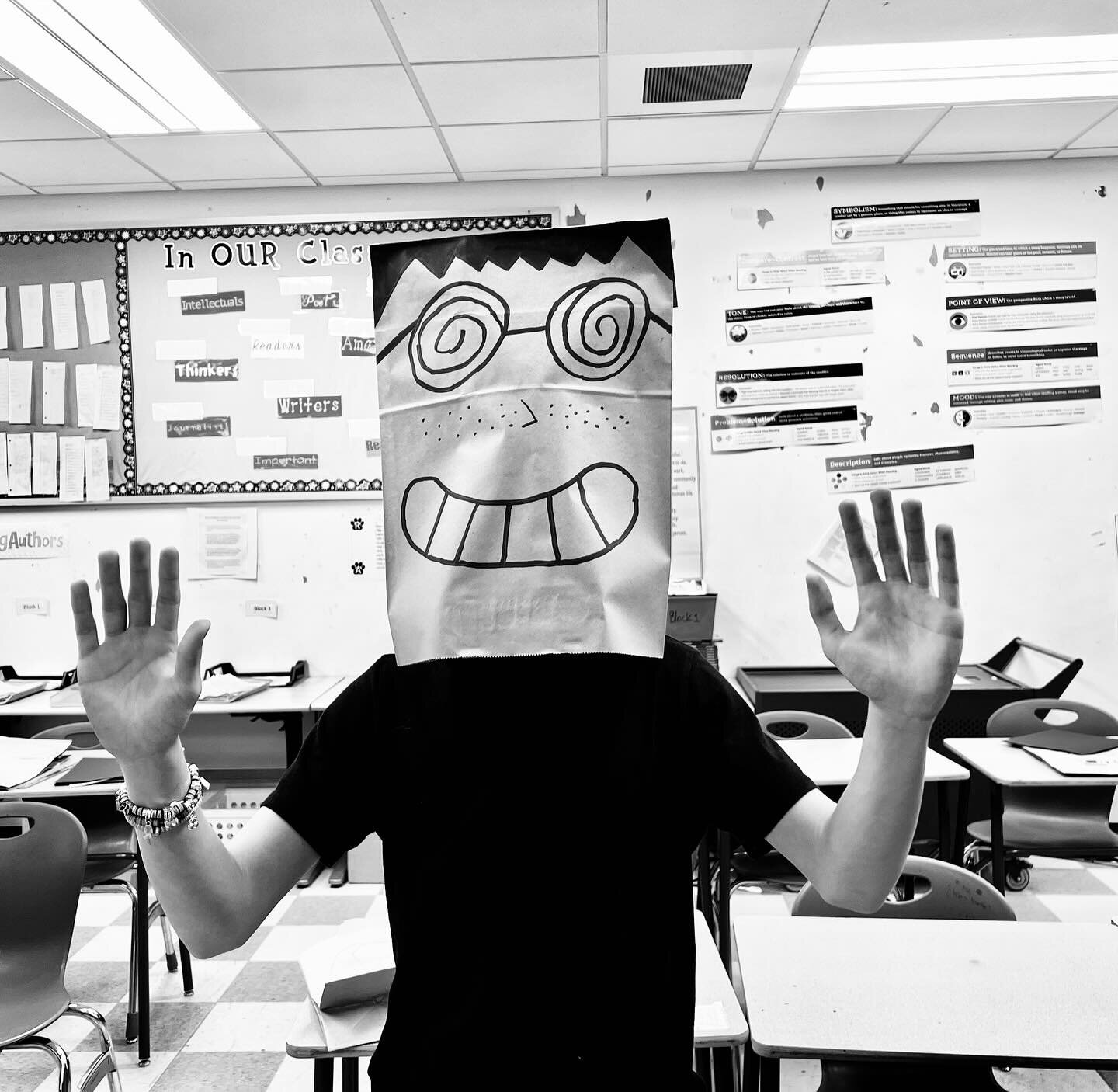 Got that #saulsteinberg vibe! 
Thank you oh great mid century genius graphic artist for the inspiration on today&rsquo;s #artsintegrated #lessons.#saulsteinberginspired #saulsteinbergmask #paperbag #masks #disguise #facade #weallwearmasks  @aflction 