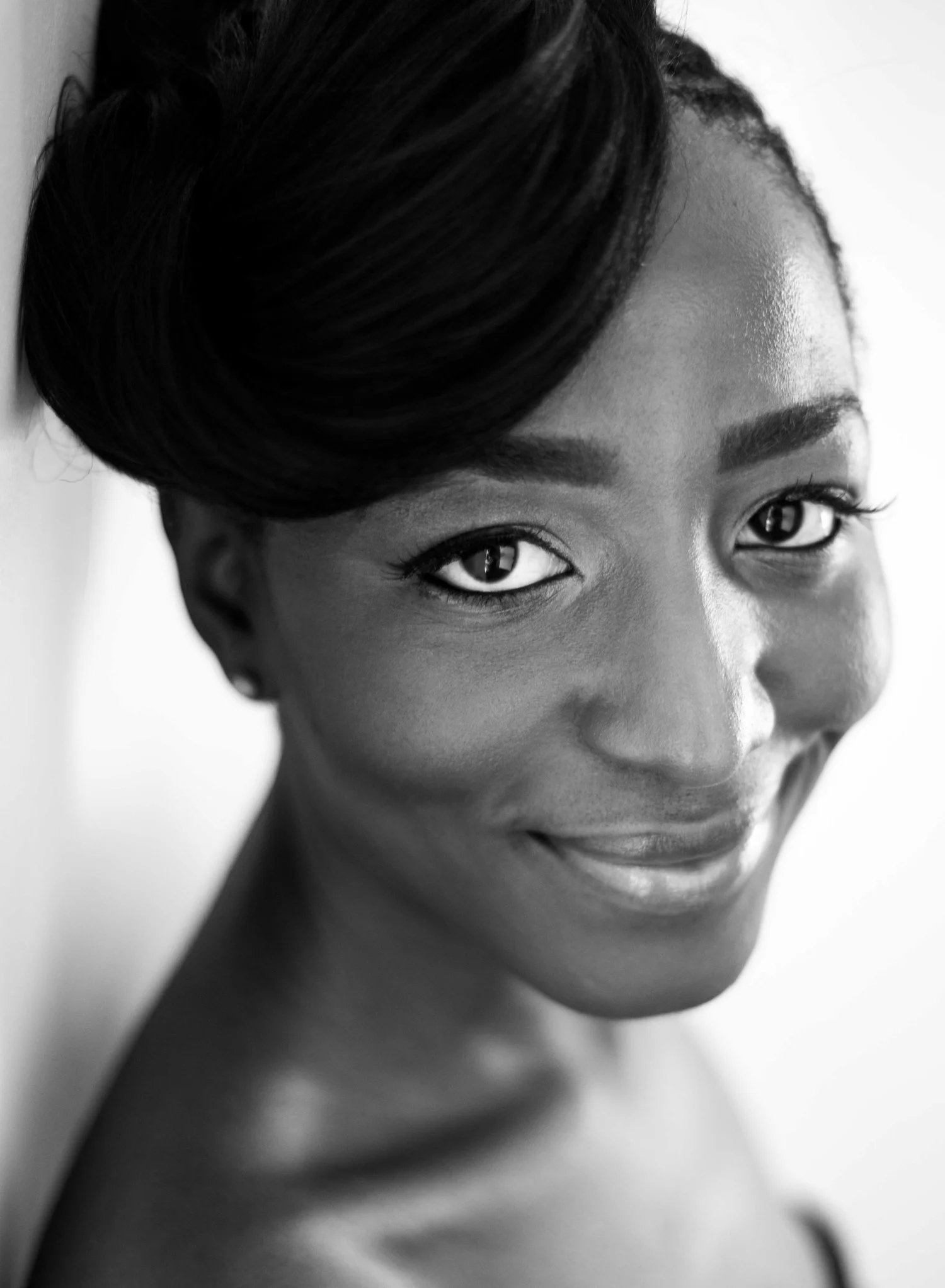 Oreka works as an actor, freelance radio and television presenter, producer and writer . She is above all, a Storyteller - using any medium necessary.