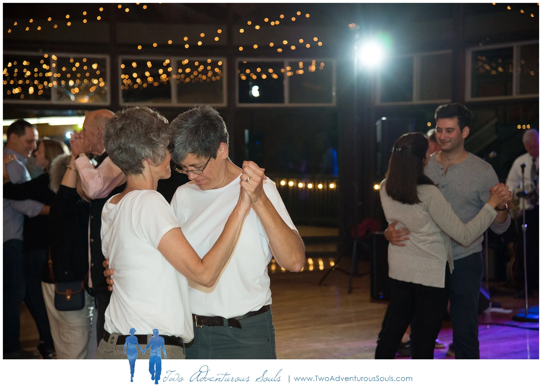090217-Mindy-Karen-sneaks-110_WEB-Maine-Wedding-and-Portrait-Photographer.jpg