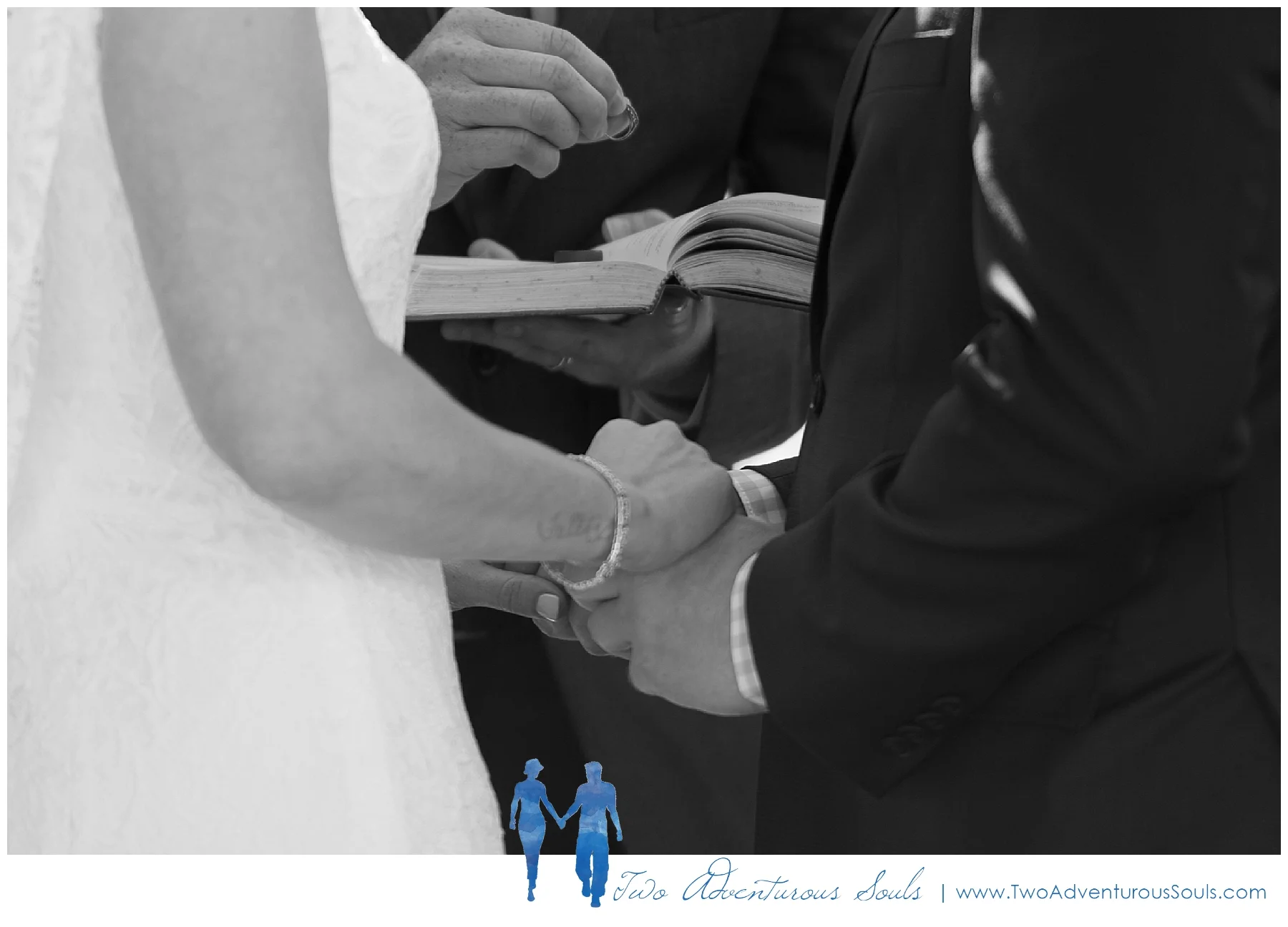 Inn-on-Peaks-Island-Wedding-Maine-Wedding-Photographers_0021.jpg