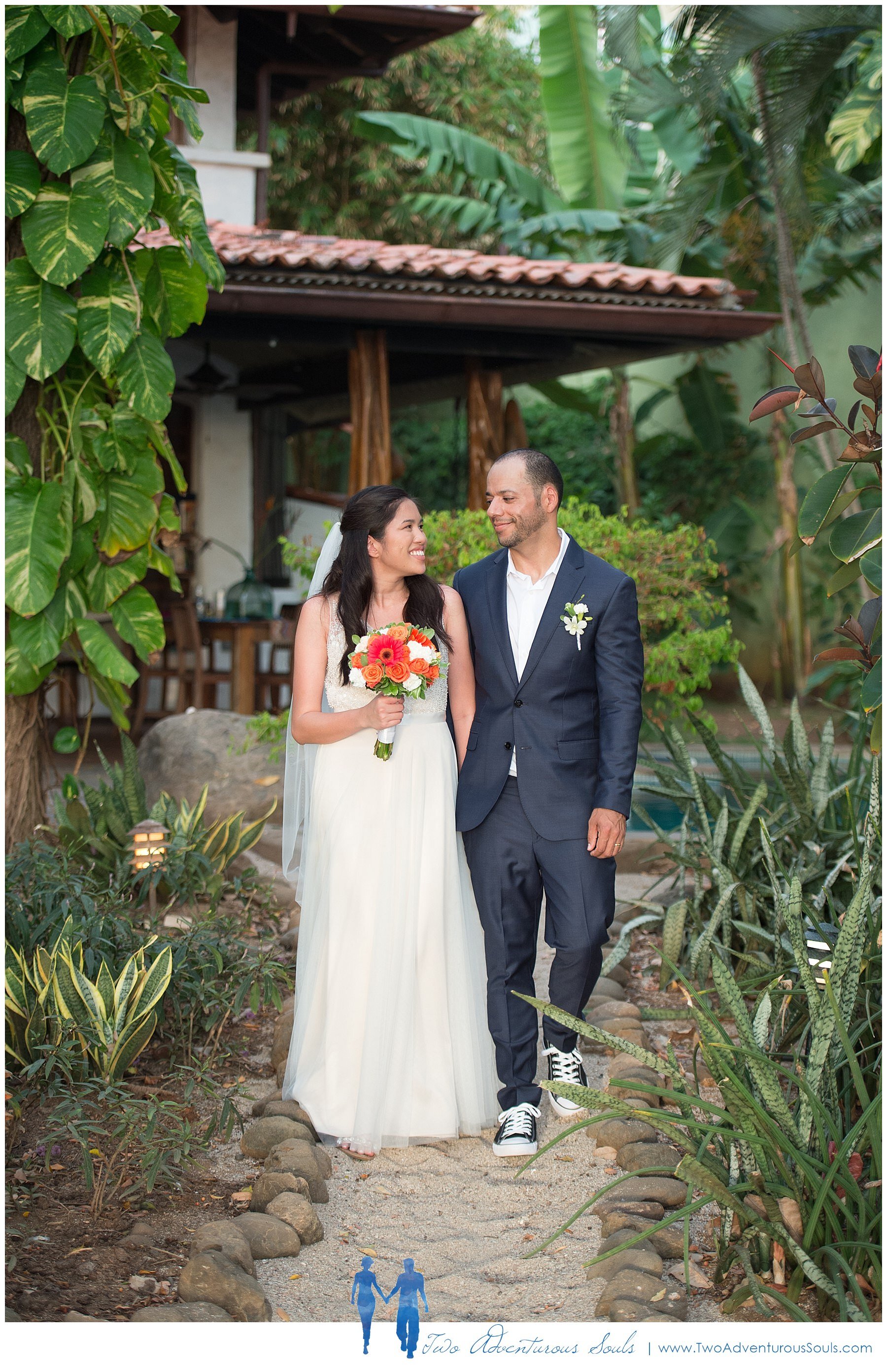 Sueno-del-Mar-Wedding-Costa-Rica-Wedding-Photographers-Two-Adventurous-Souls_0087.jpg