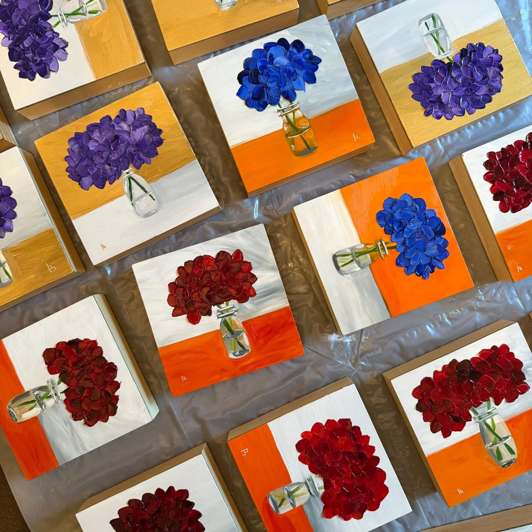 I combined my love of Virginia universities with my signature hydrangeas for a charming piece of art perfect for all the Hokies, Wahoos, and Duuuukes in your life.

I will have my new 6x6&rdquo; college-color hydrangeas with me this weekend at the Fa