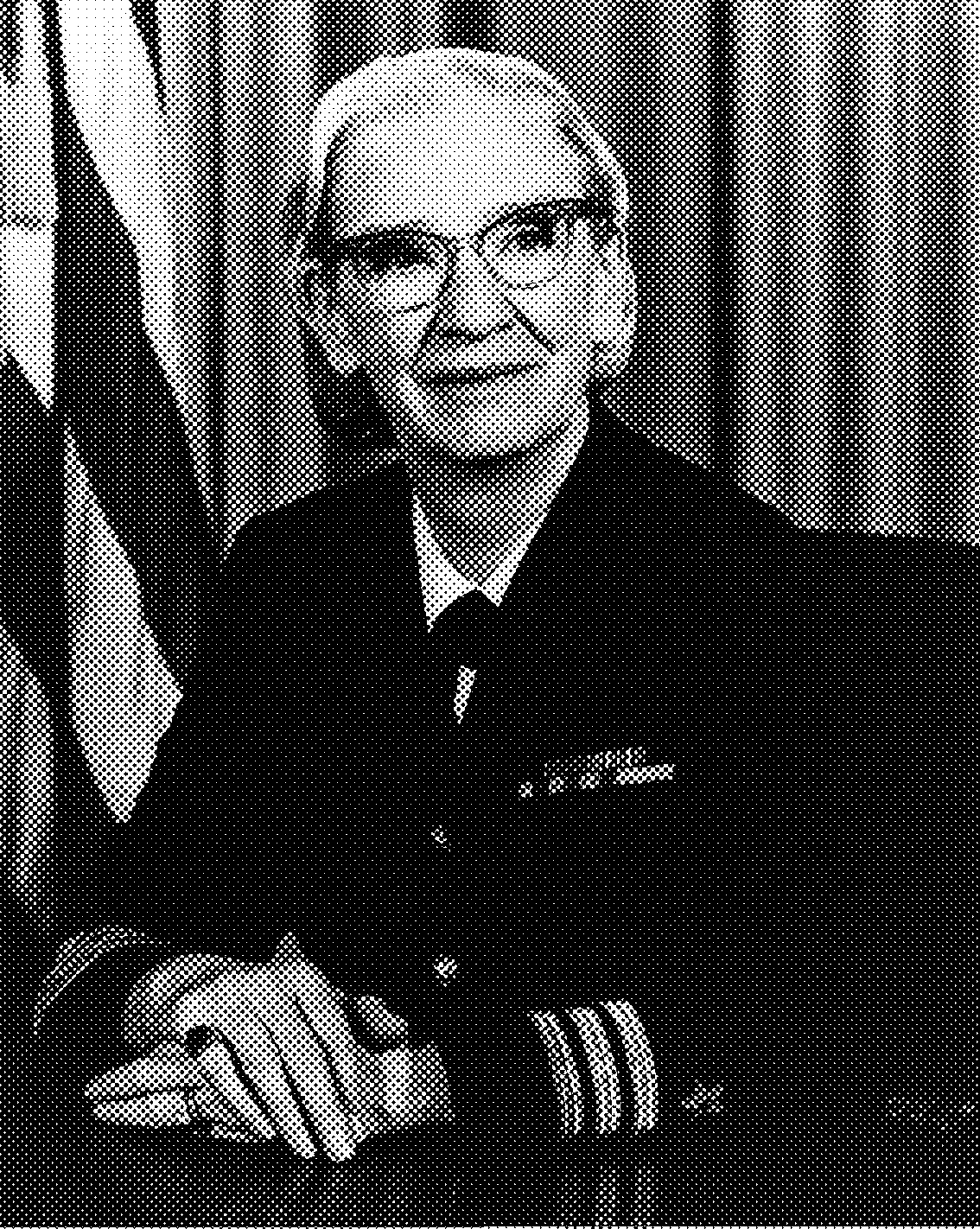 Grace Murray Hopper ( Nueva York , 9 de diciembre de 1906 - Condado de Arlington , 1 de enero de 1992 ) fue una científica de la computación y militar estadounidense con grado de contraalmirante . Fue pionera en el mundo de las ciencias de la computación y la primera programadora que utilizó el Mark I . Entre las décadas de los 50 y 60 desarrolló el primer compilador para un lenguaje de programación así como también propició métodos de validación.