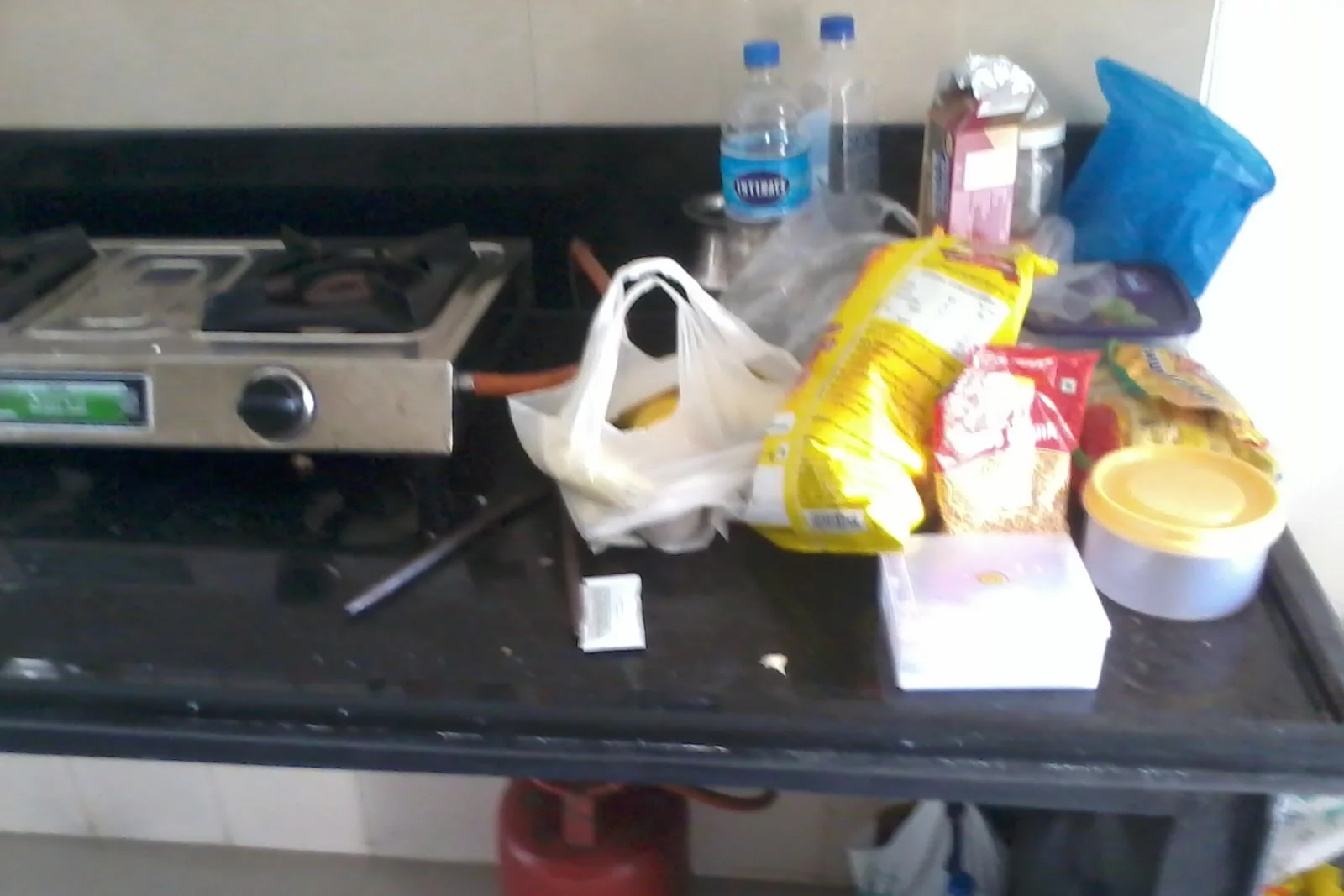 MESSY : Dumping of food items on kitchen platform