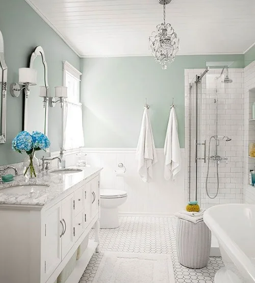 Bathrooms_Need_Decorating_Too.jpg