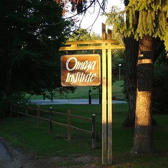 440px-Omega_Institute,_Lake_Drive,_Rhinebeck,_New_York.jpg
