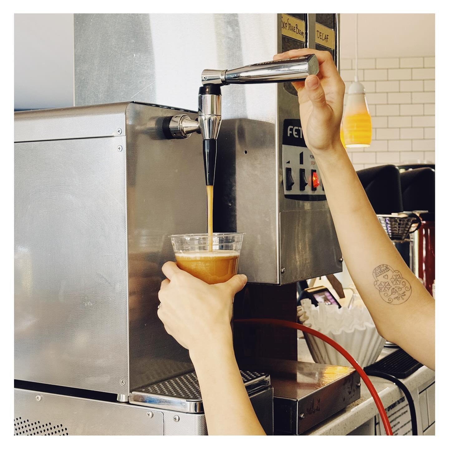It's a happy Monday at the coffee shop! Our Nitro Cold Brew is back in action! 🤩