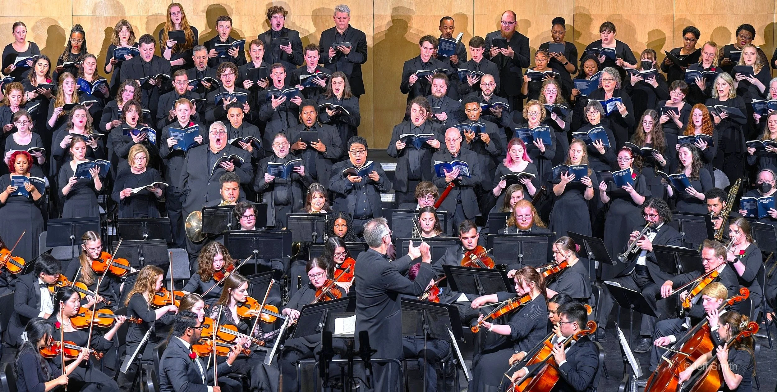 choral+society+group+with+orch.jpg