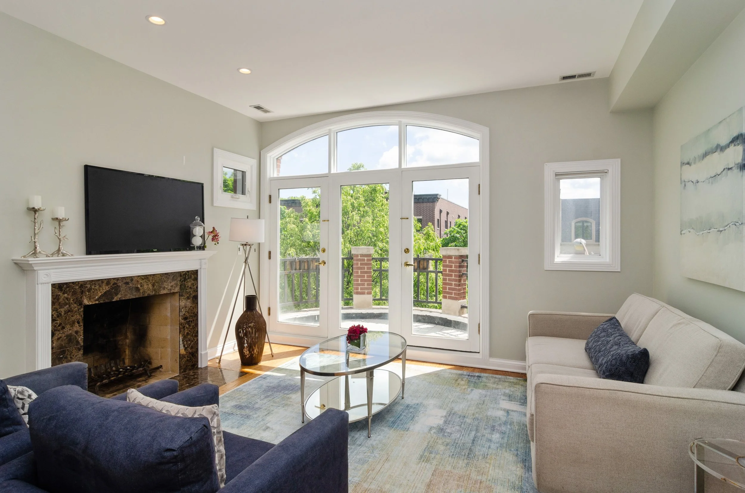 03_2642NRacineAve_Unit3n_1_LivingRoom_HiRes.jpg