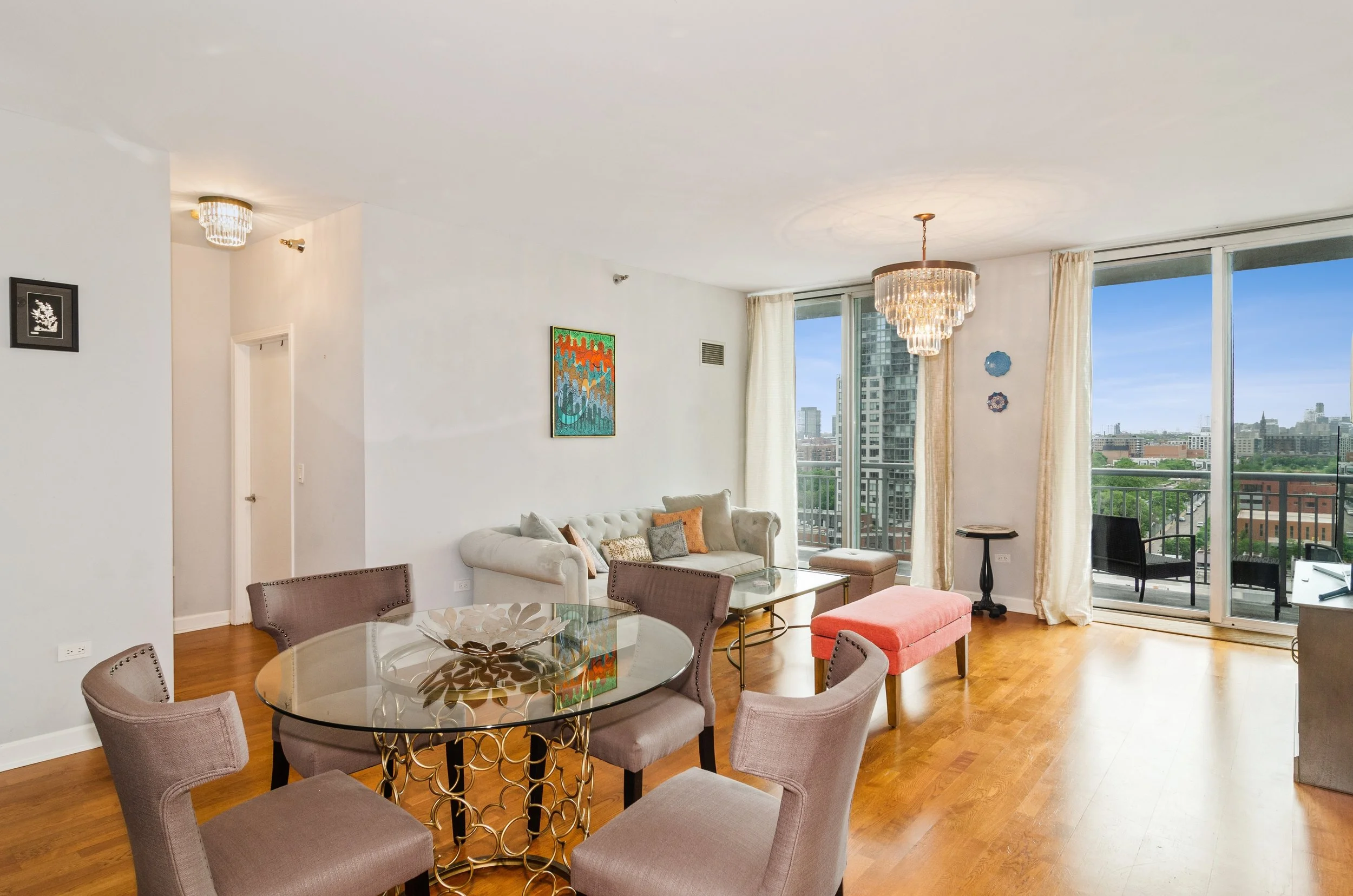 06_421WHuron_Unit1103_2_DiningRoom_HiRes.jpg