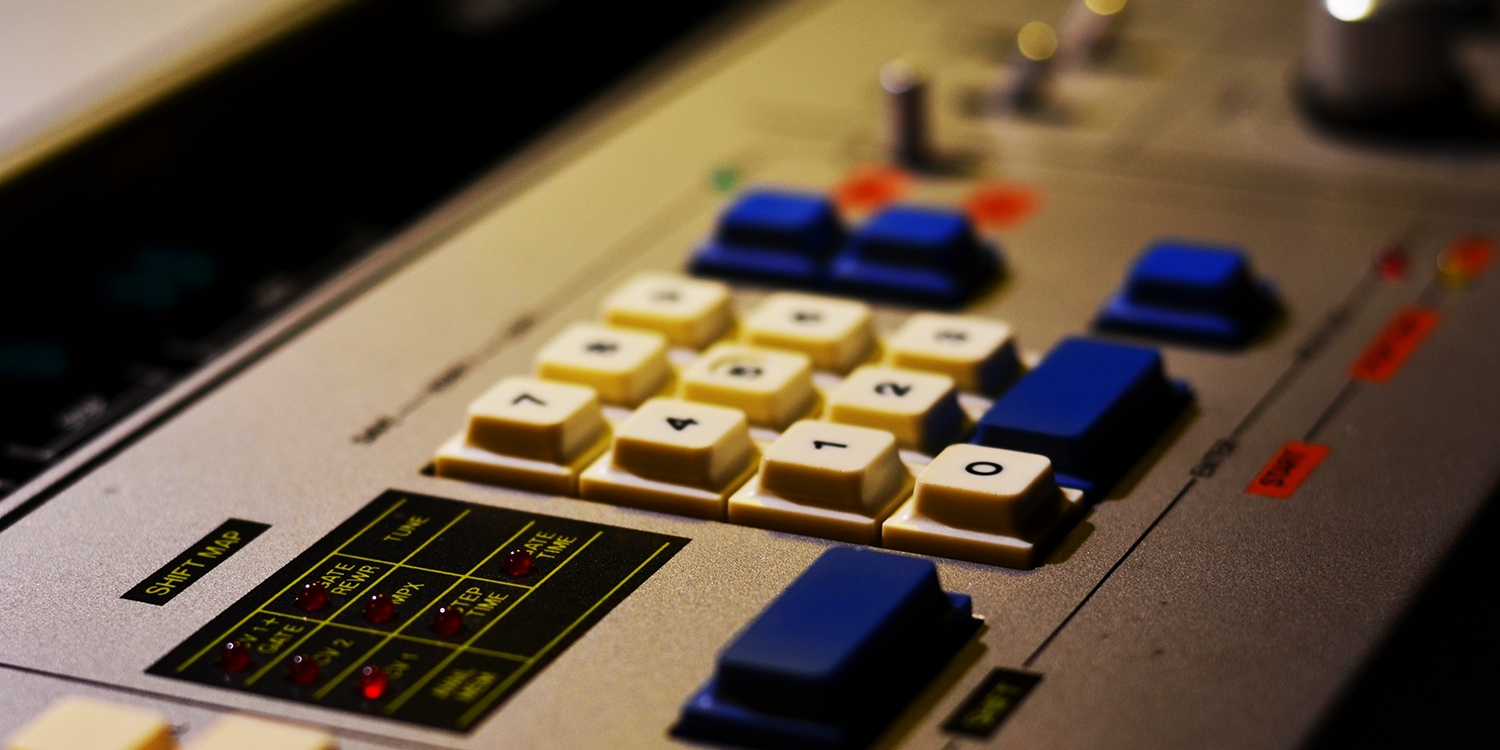 Roland MC-4B Sync Master > Gate TX Jitter - 25 samples (0.52ms) Sync Slave - Din Sync > Gate TX Jitter - 34 samples (0.71ms) > Start Latency - 38 samples (0.79ms)