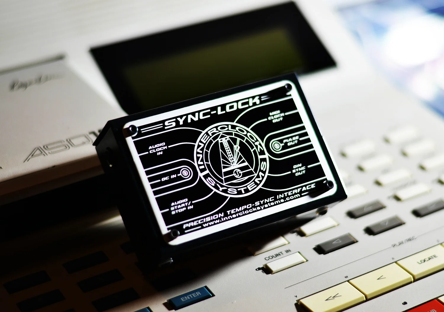 Sync-Gen IILE 1056 w.jpg