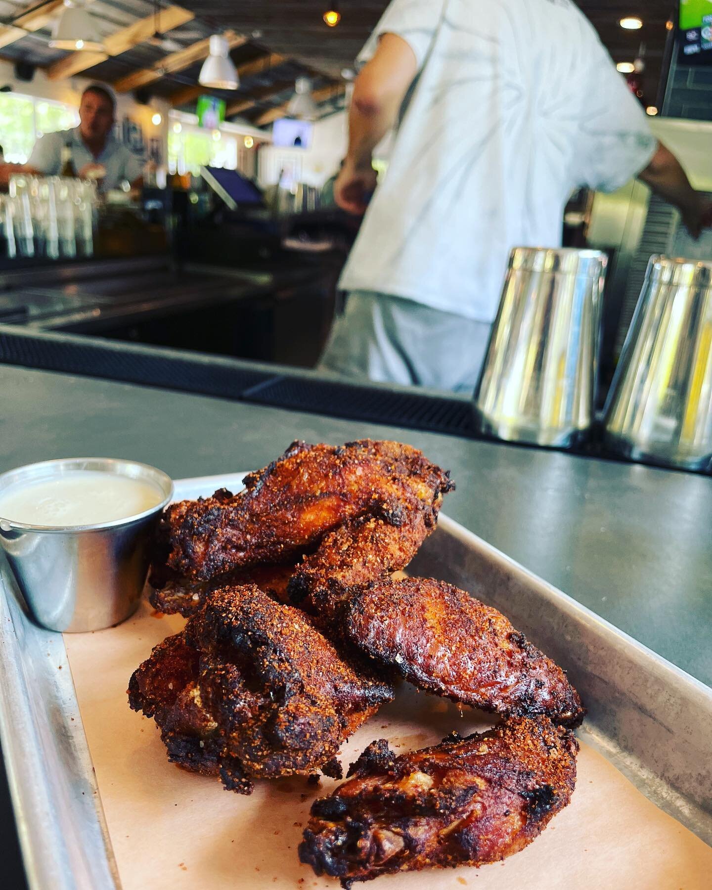Wing it Wednesday @hometeambbq ⠀⠀⠀⠀⠀⠀⠀⠀⠀
⠀⠀⠀⠀⠀⠀⠀ ⠀⠀
⠀⠀⠀⠀⠀⠀⠀⠀⠀
⠀⠀⠀⠀⠀⠀⠀⠀⠀
⠀⠀⠀⠀⠀⠀⠀⠀⠀
#MyPleasantCity #MyPleasantEats #Charleston #MountPleasant #MtP #ExploreCharleston #MtPEats #ExploreMountPleasant #Food #CHSEats #EatLocal #Local #Lowcountry #Eat #Eats