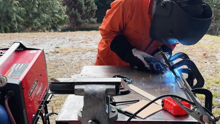 Welding a rotatable hardware for our chair.

For years, we have considered to set up a simple metal shop inside our studio, as I loved and enjoyed my welding classes at Pratt. However, I don&rsquo;t want to give up an open space for developing instal