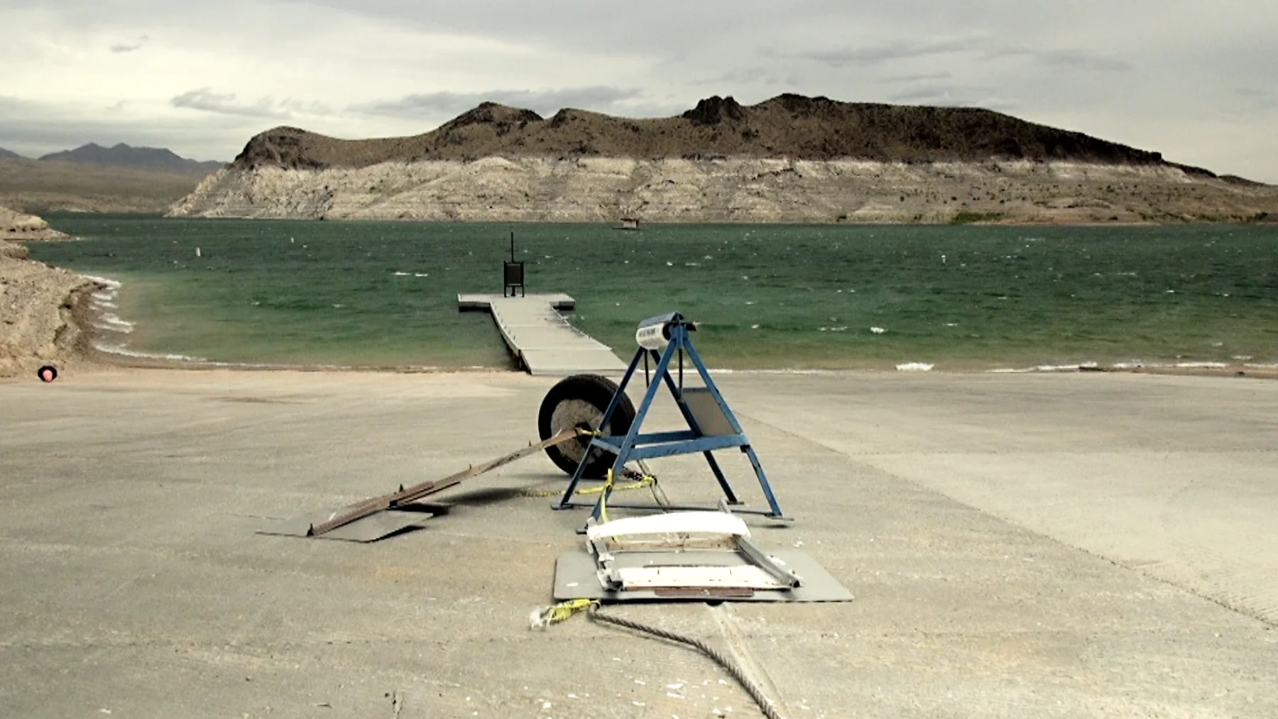 Lake Mead bathtub ring.jpg