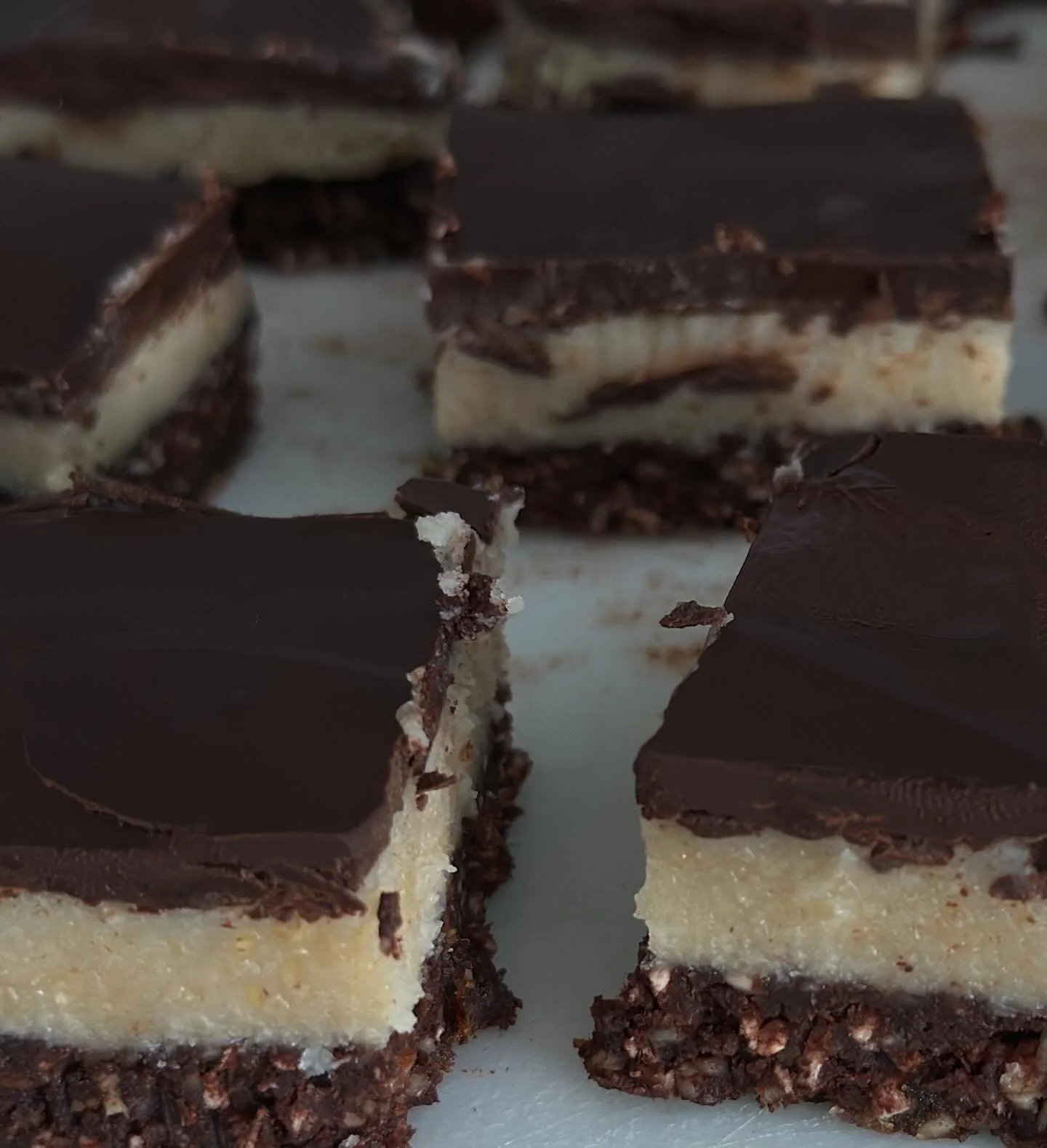 Obsessed is an understatement 🤤 my favourite thing about experimenting with food has always been finding ways to enjoy what I love in healthier ways. Literally the ultimate cheat code to healthy eating is knowing your simple swaps 🍫

Simple paleo n