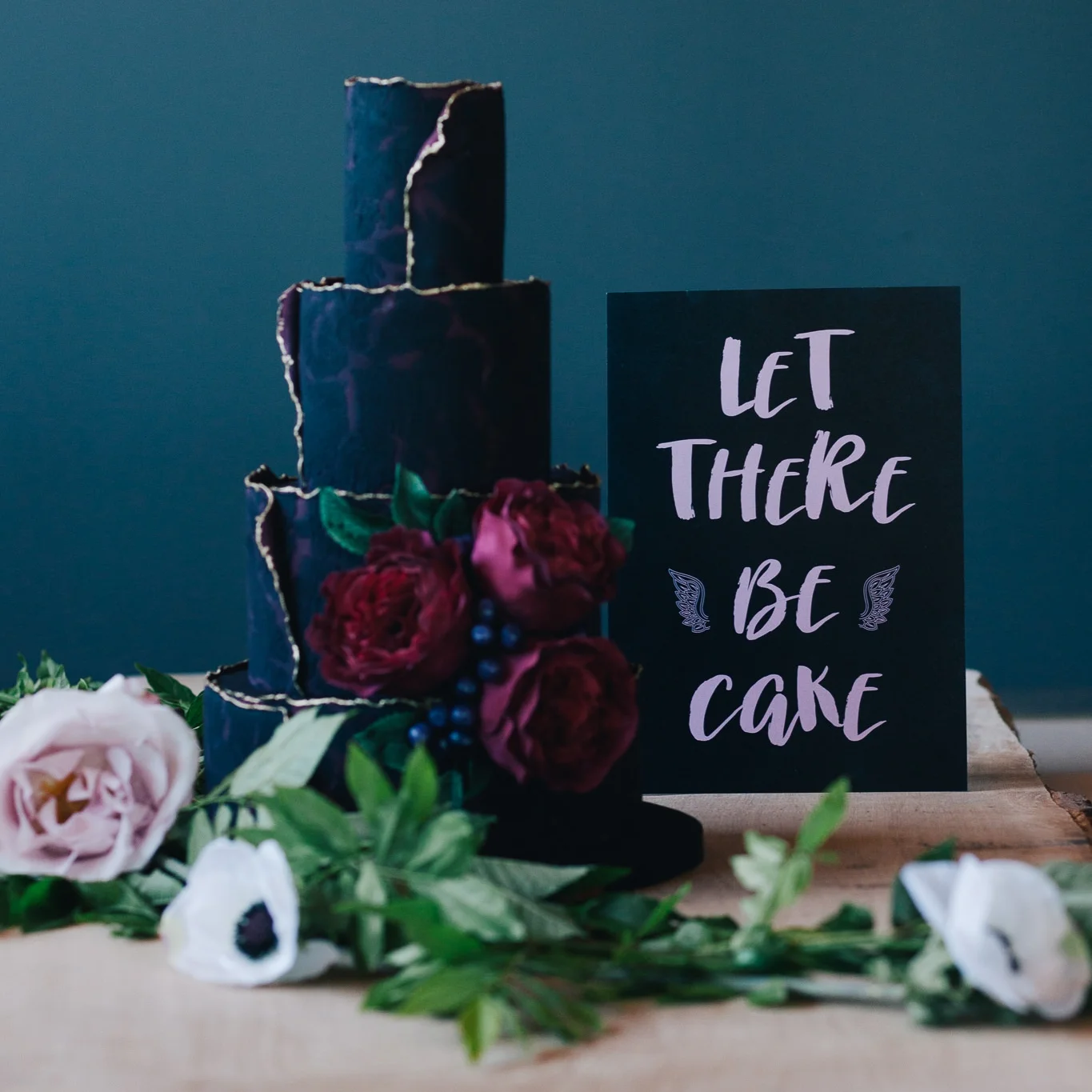 Weddings_In_The_Wyldes_cakecomposition.jpeg