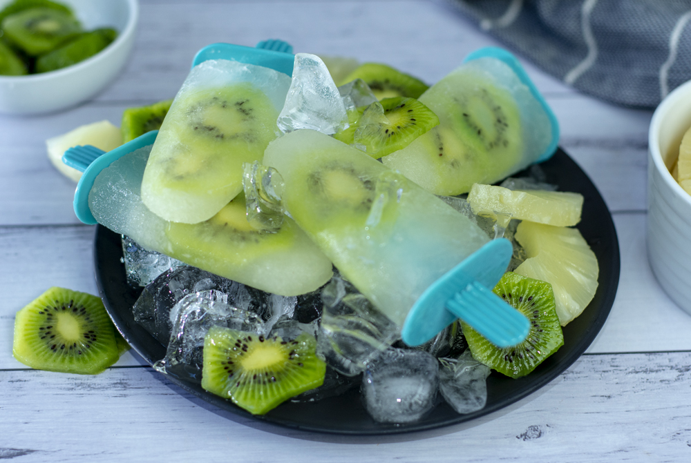 Bioflex-FB-Tile---Blog---Kiwi-Pineapple-Icypoles.jpg