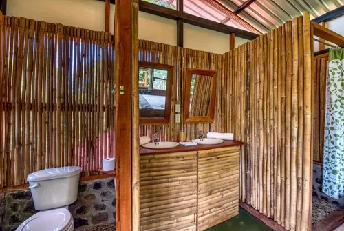 Casa+Chilamate,+bathroom,+natural+building.+Ometepe,+Selvista+Guesthouses.webp