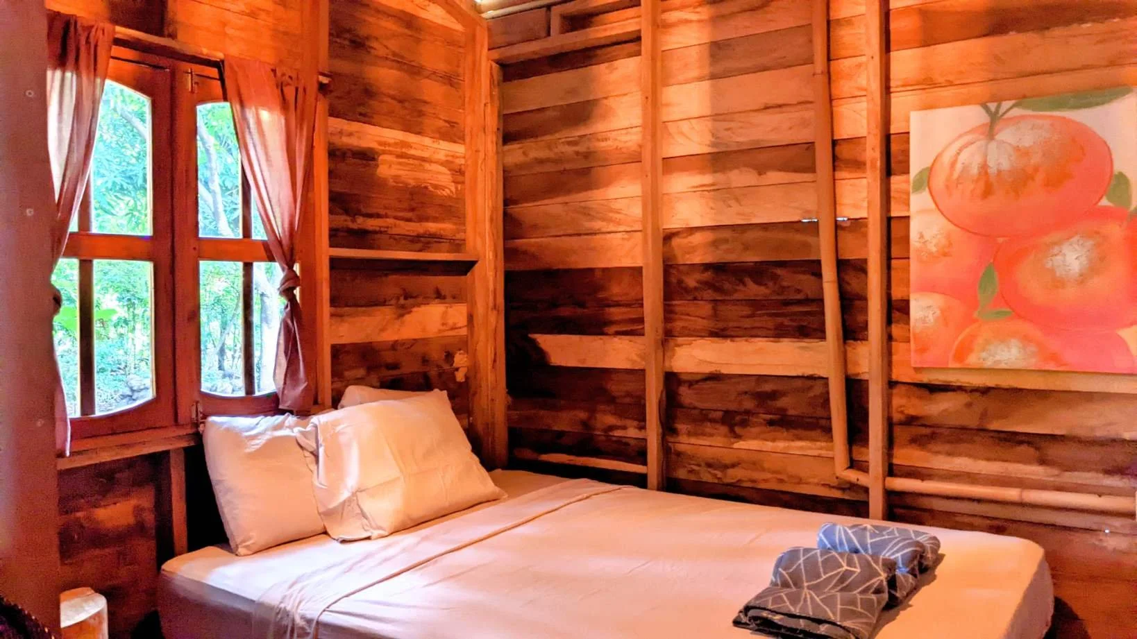 Family Vacation rental Ometepe Island, Balgüe. 3 bed 2 bath. Wood Cabin