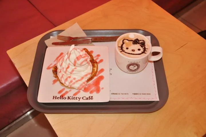 hello-kitty-cafe.jpg