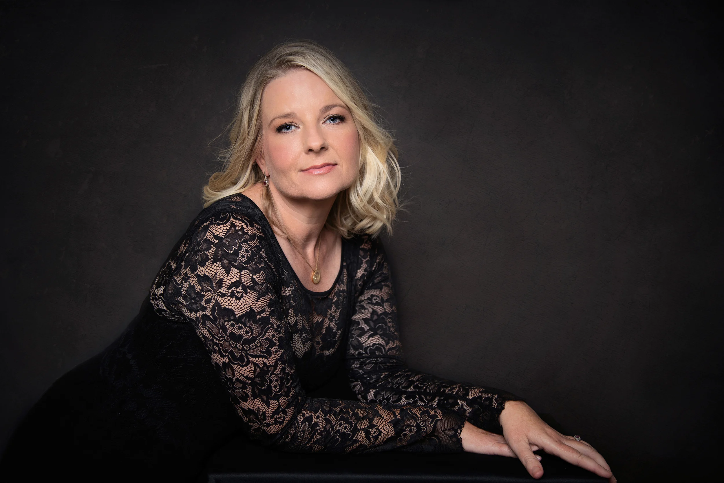 JulieSusan-1926 (1).jpg